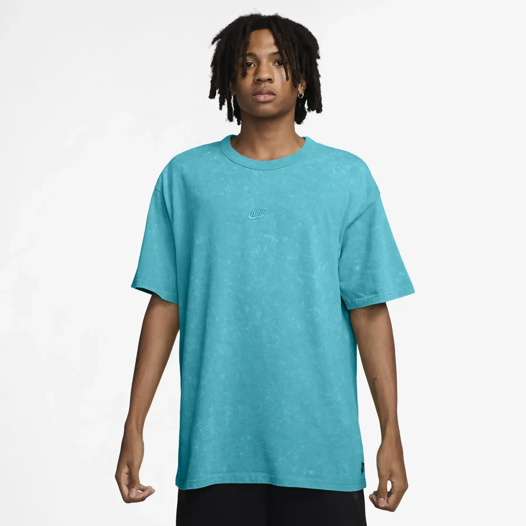 Шорти чоловічі Nike Sportswear Premium Essentials M91 (HJ0552-345)