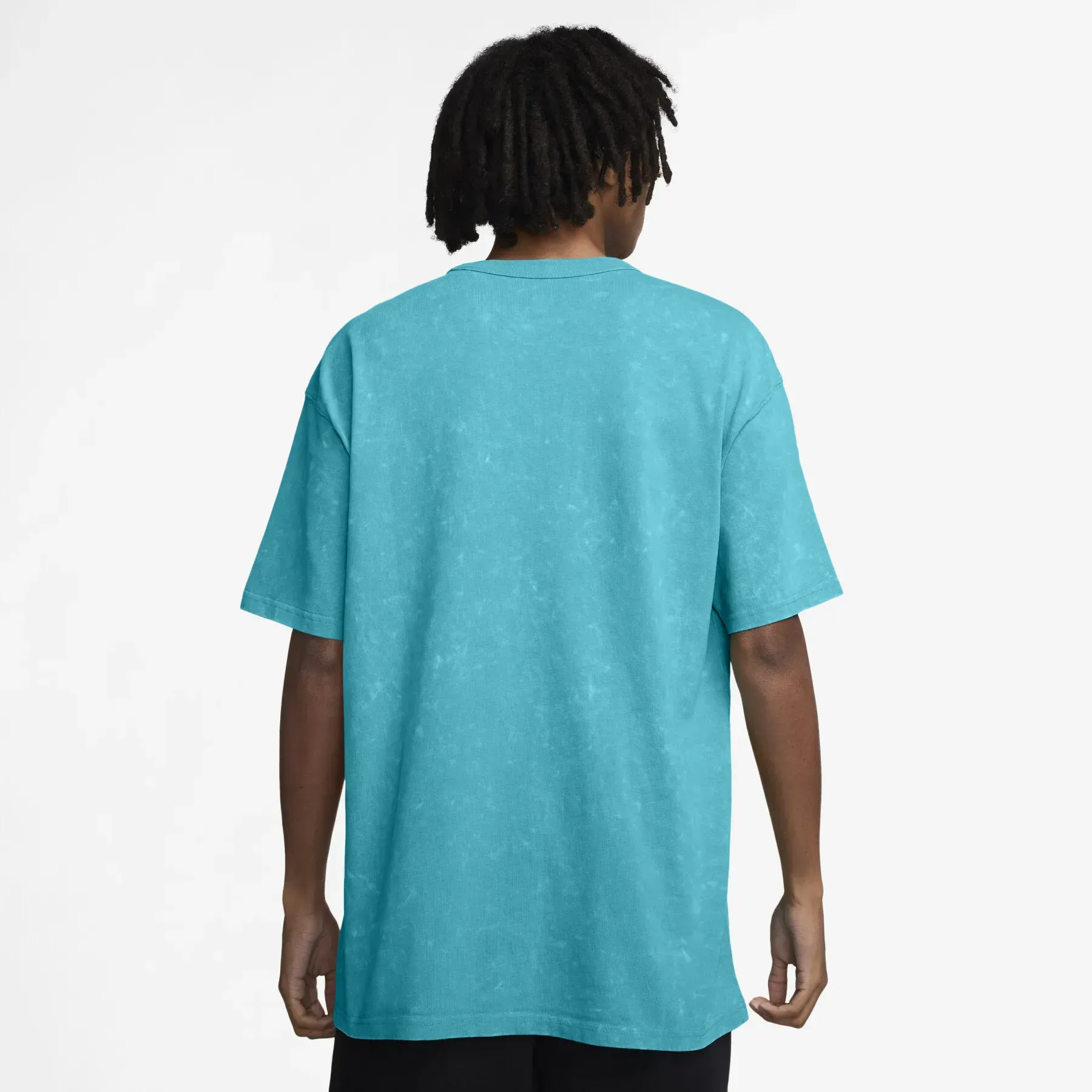 Шорти чоловічі Nike Sportswear Premium Essentials M91 (HJ0552-345)