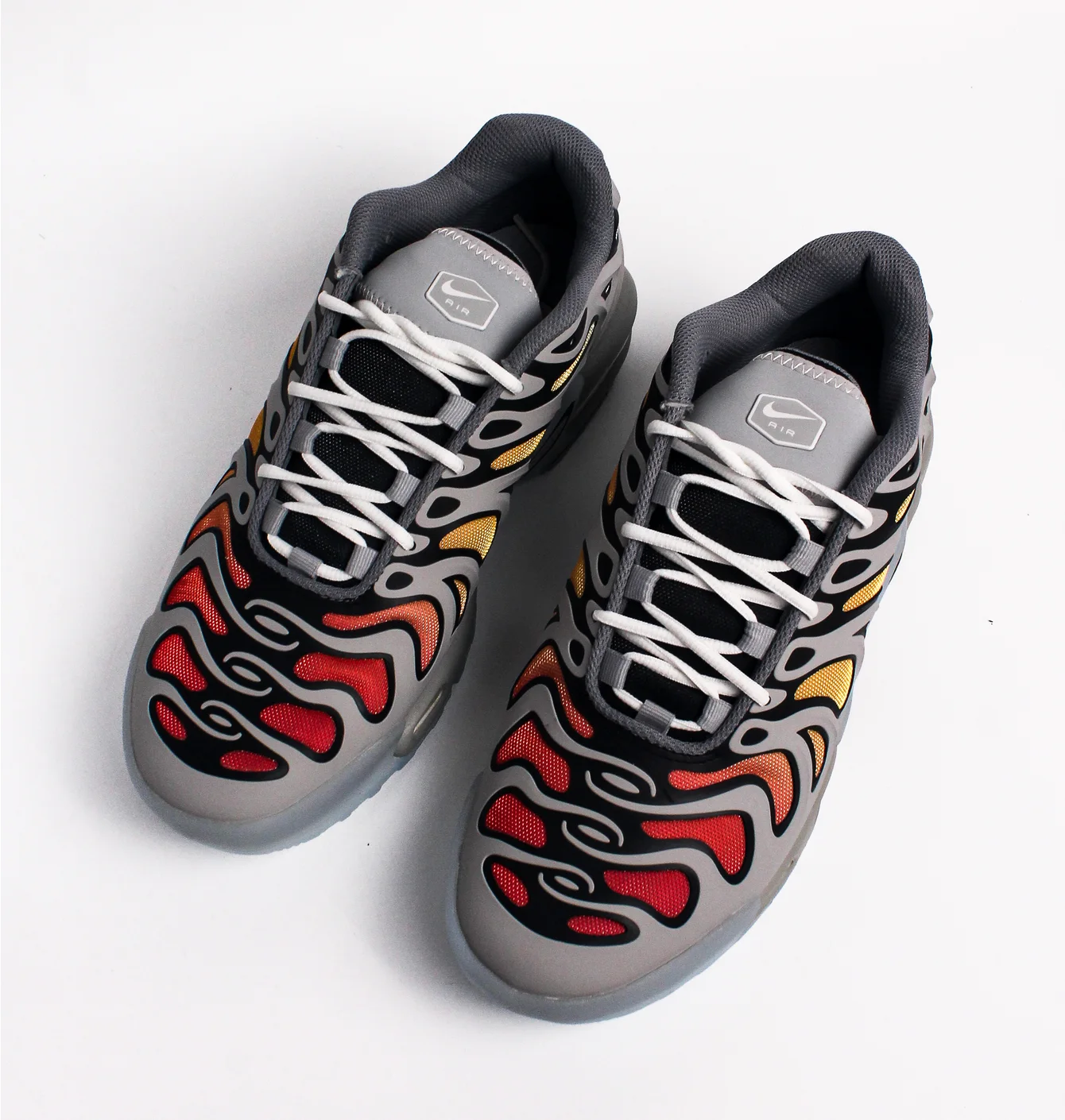 Кросівки чоловічі Nike Air Max Plus Drift Shoes Grey FD4290-002