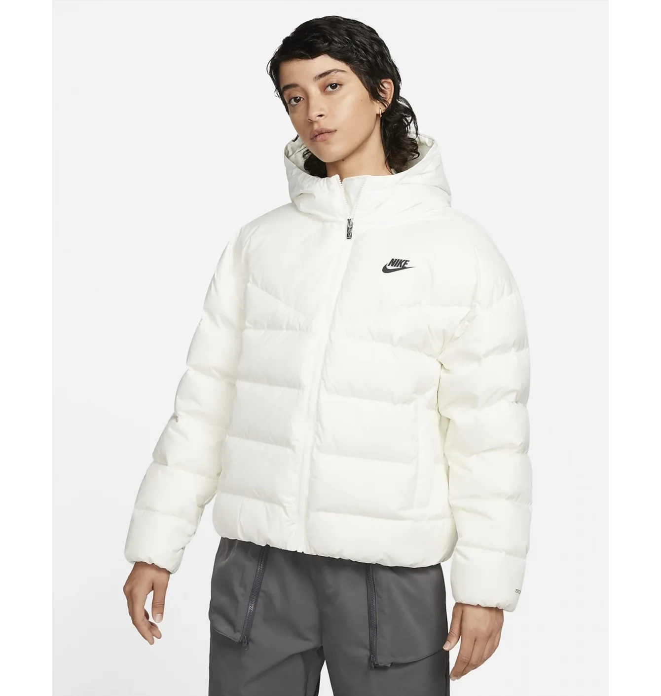 Куртка жіноча Nike Sportswear Storm-Fit Windrunner White Dq5903-133