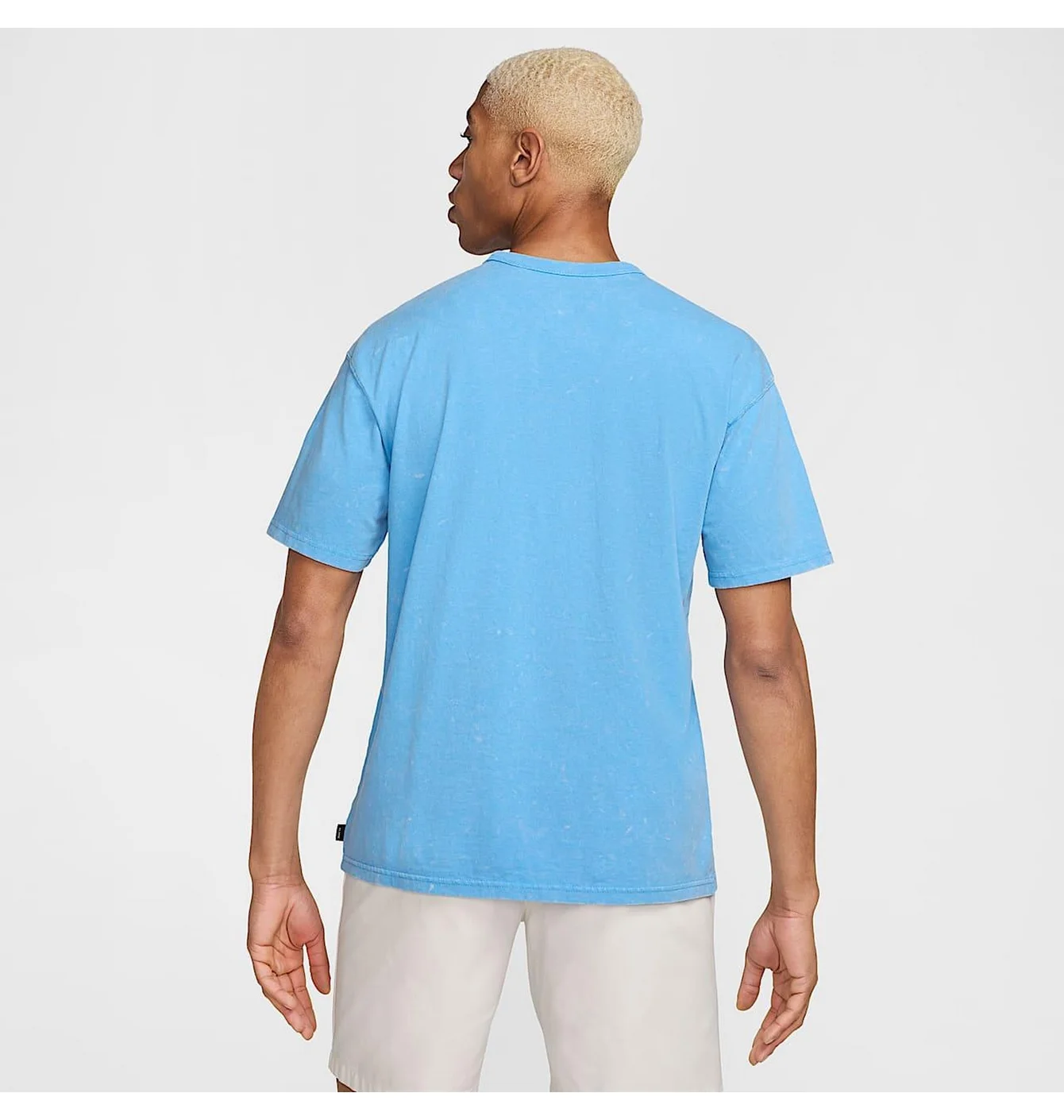 Футболка чоловіча Nike Sportswear Premium Essentials Light Blue HJ0552-412