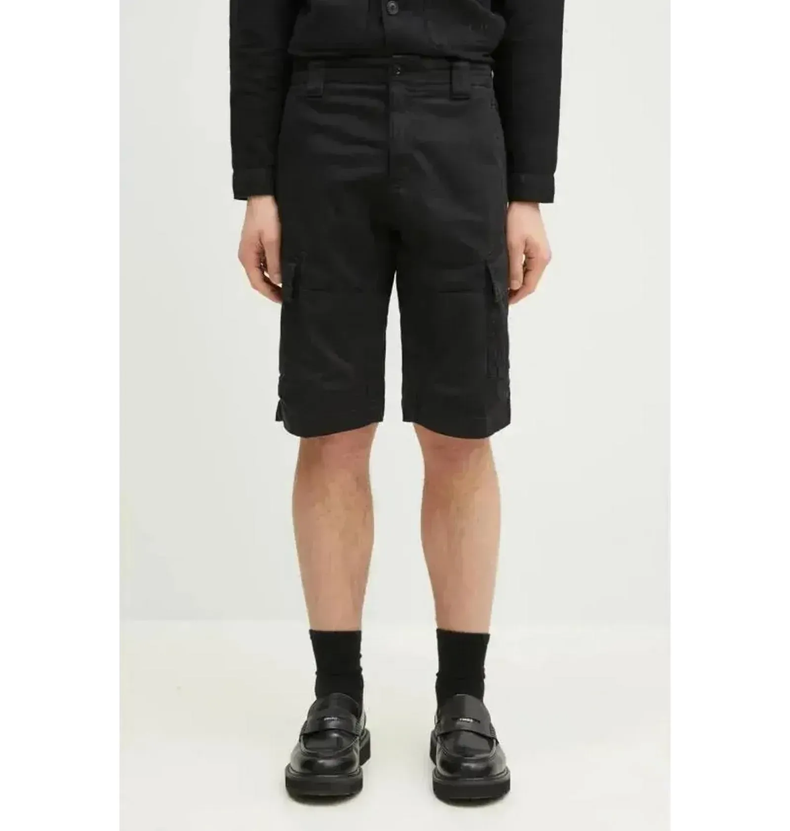 Шорти чоловічі C.P. Company Sateen Stretch Cargo (18CMBE116A-005694G-999)