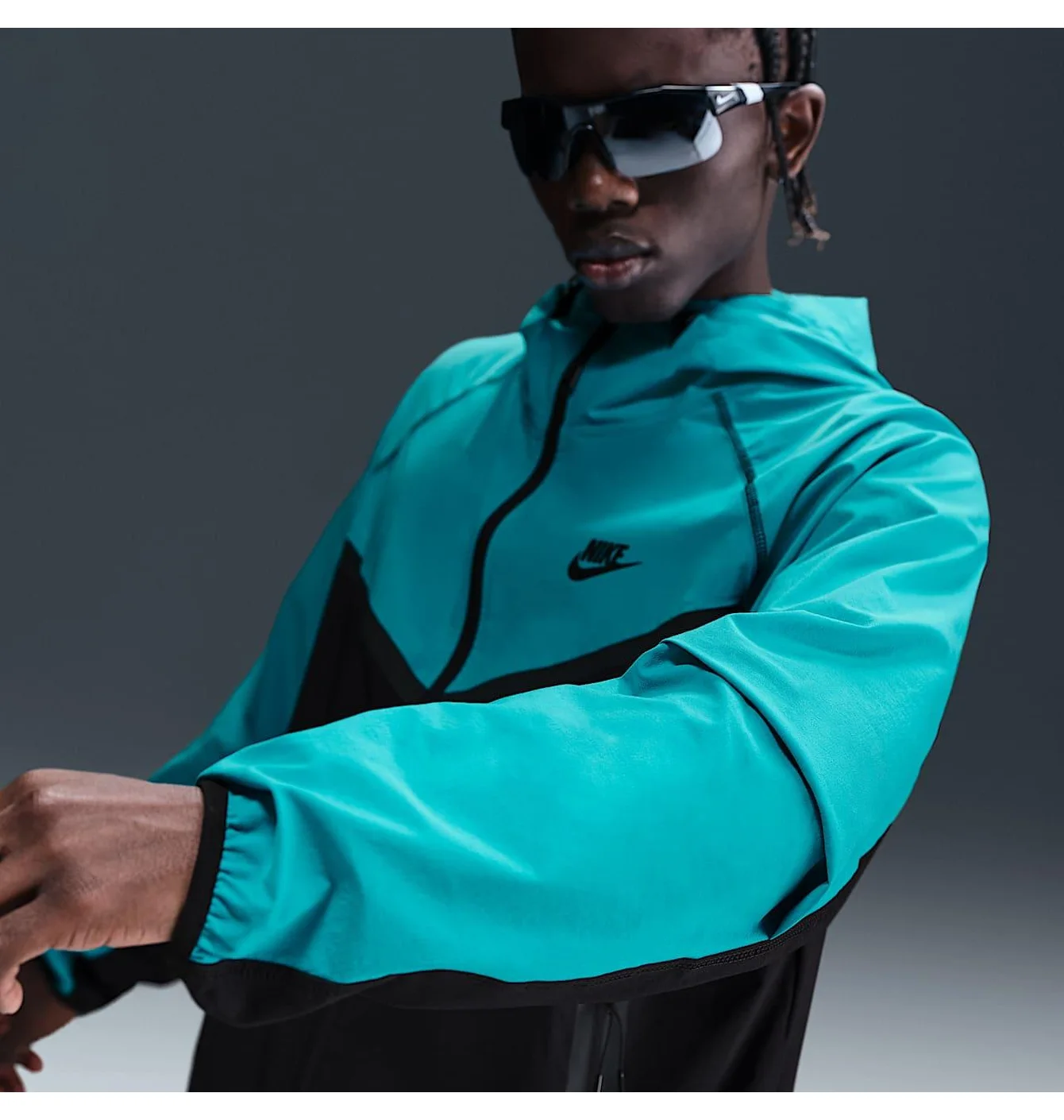 Вітровка чоловіча Nike Tech Windrunner Turquoise HM7151-345