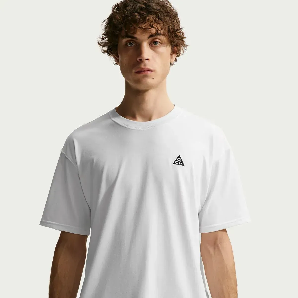 Футболка чоловіча Nike M Acg Df Tee Lse 12Mo Camp Lt (IH1288-121)