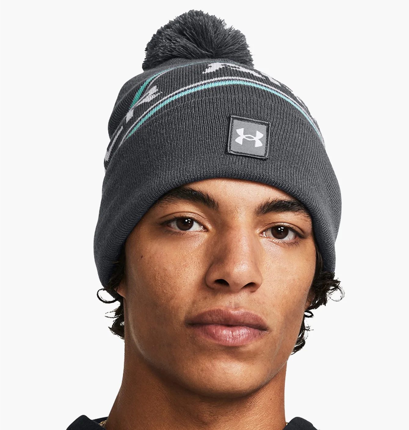Шапка чоловіча Under Armour MenS Halftime Pom Beanie Grey 1379985-012