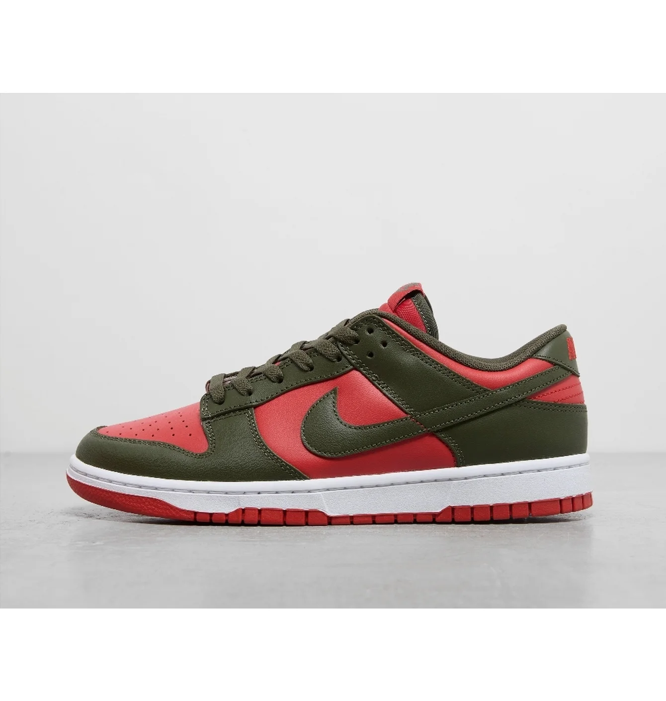 Кросівки чоловічі Nike Dunk Low Red/Green DV0833-600