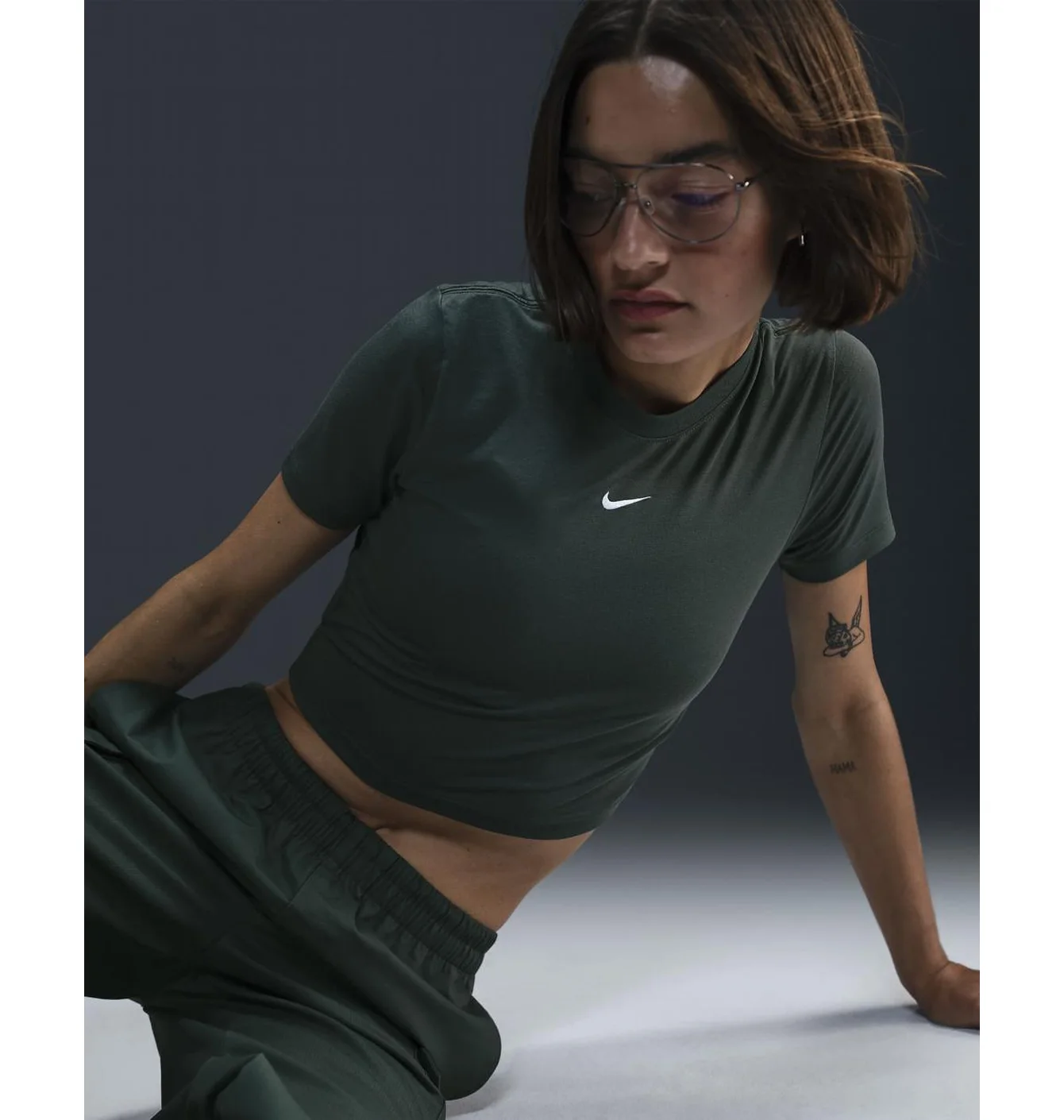 Футболка жіноча Nike T-Shirt Sportswear Essential Green FB2873-338