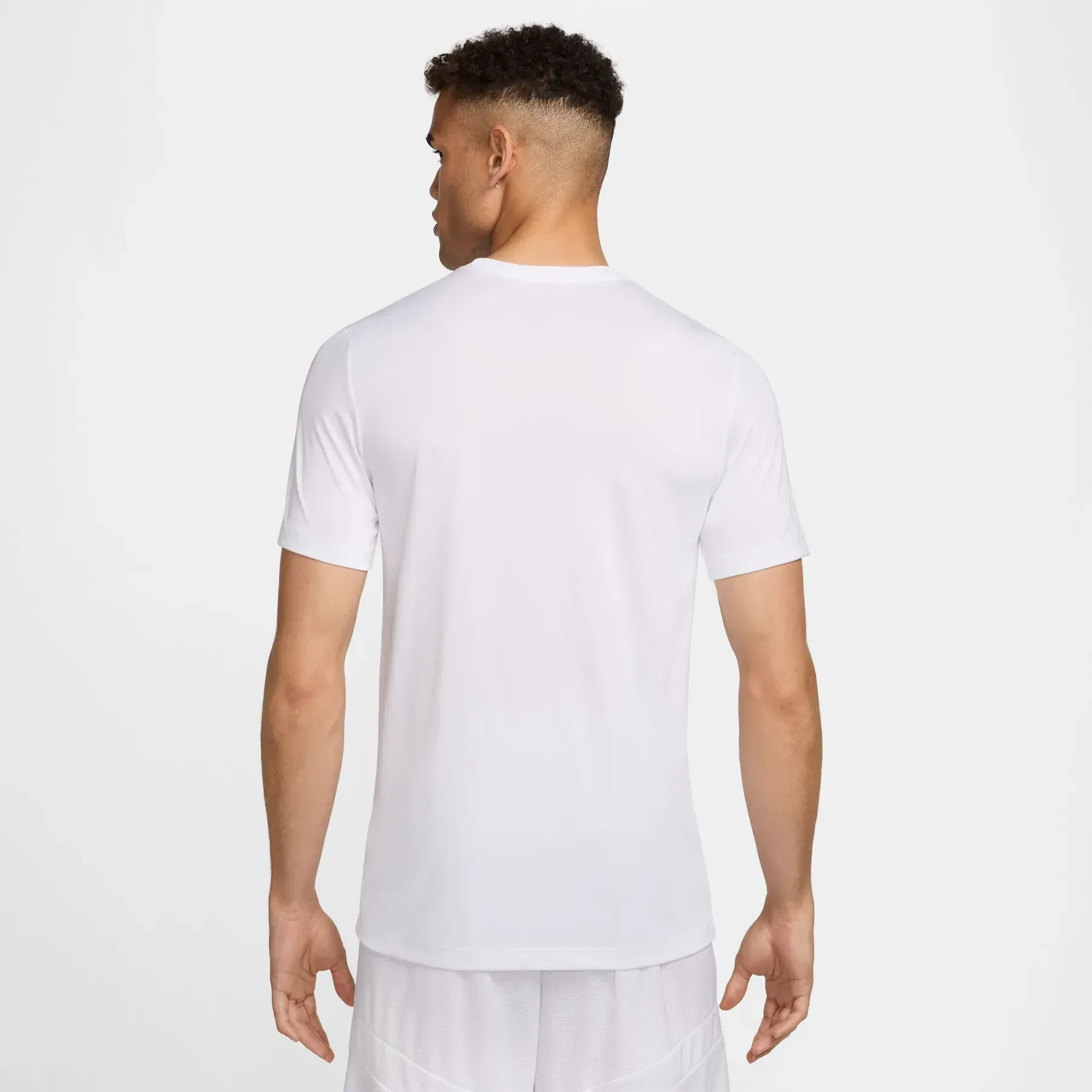 Футболка чоловіча Nike Dri-Fit Basketball T-Shirt (FZ8085-100)