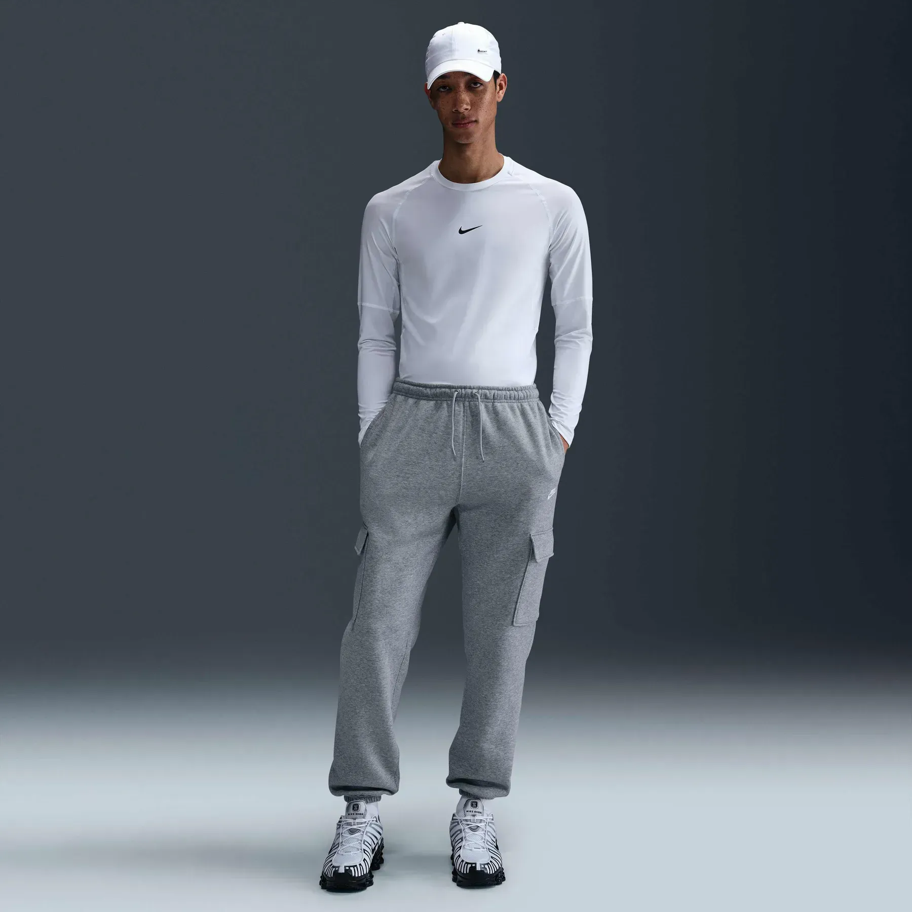 Брюки чоловічі Nike Club Fleece Cargo (FN3805-063)