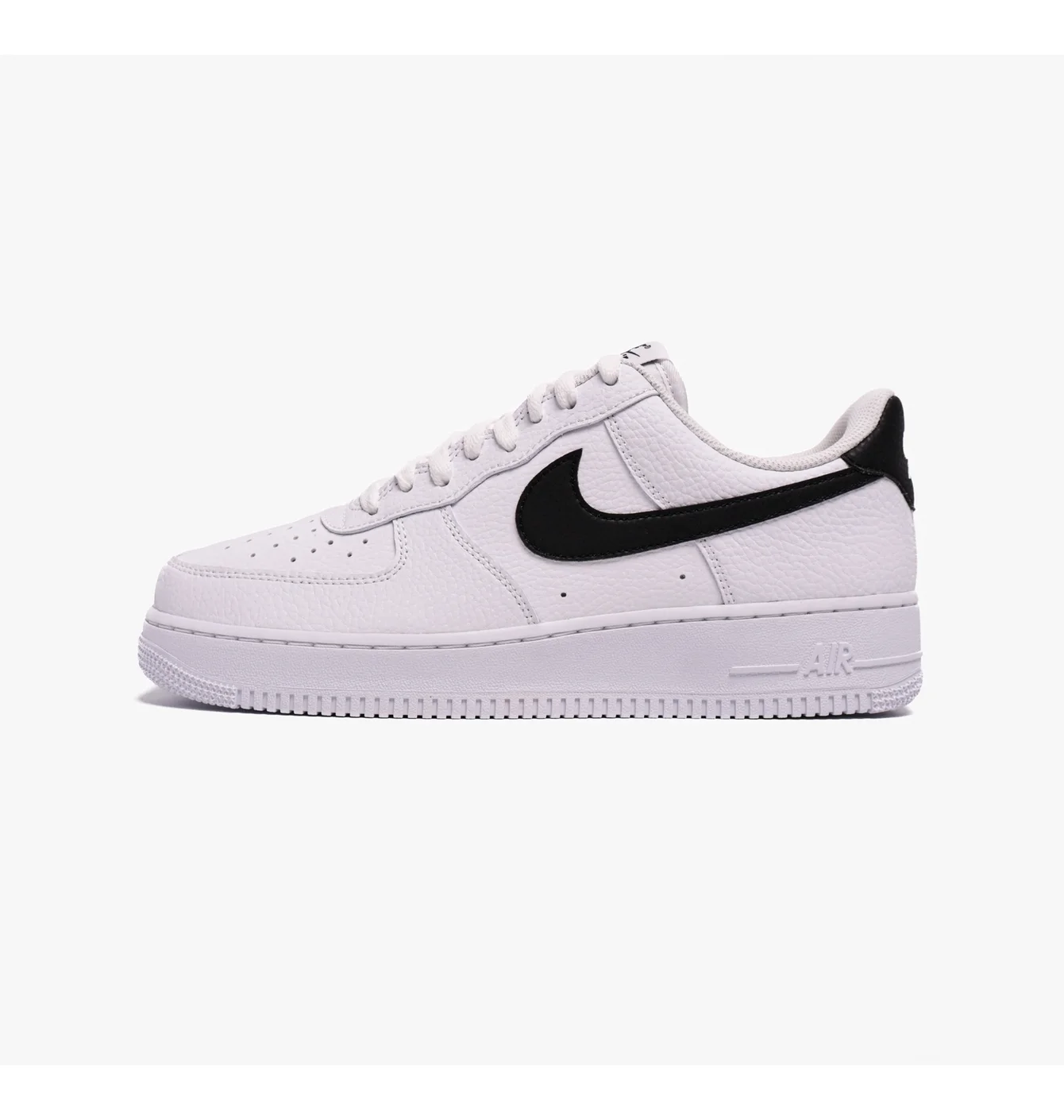 Кросівки чоловічі Nike Air Force 1 07 White CT2302-100