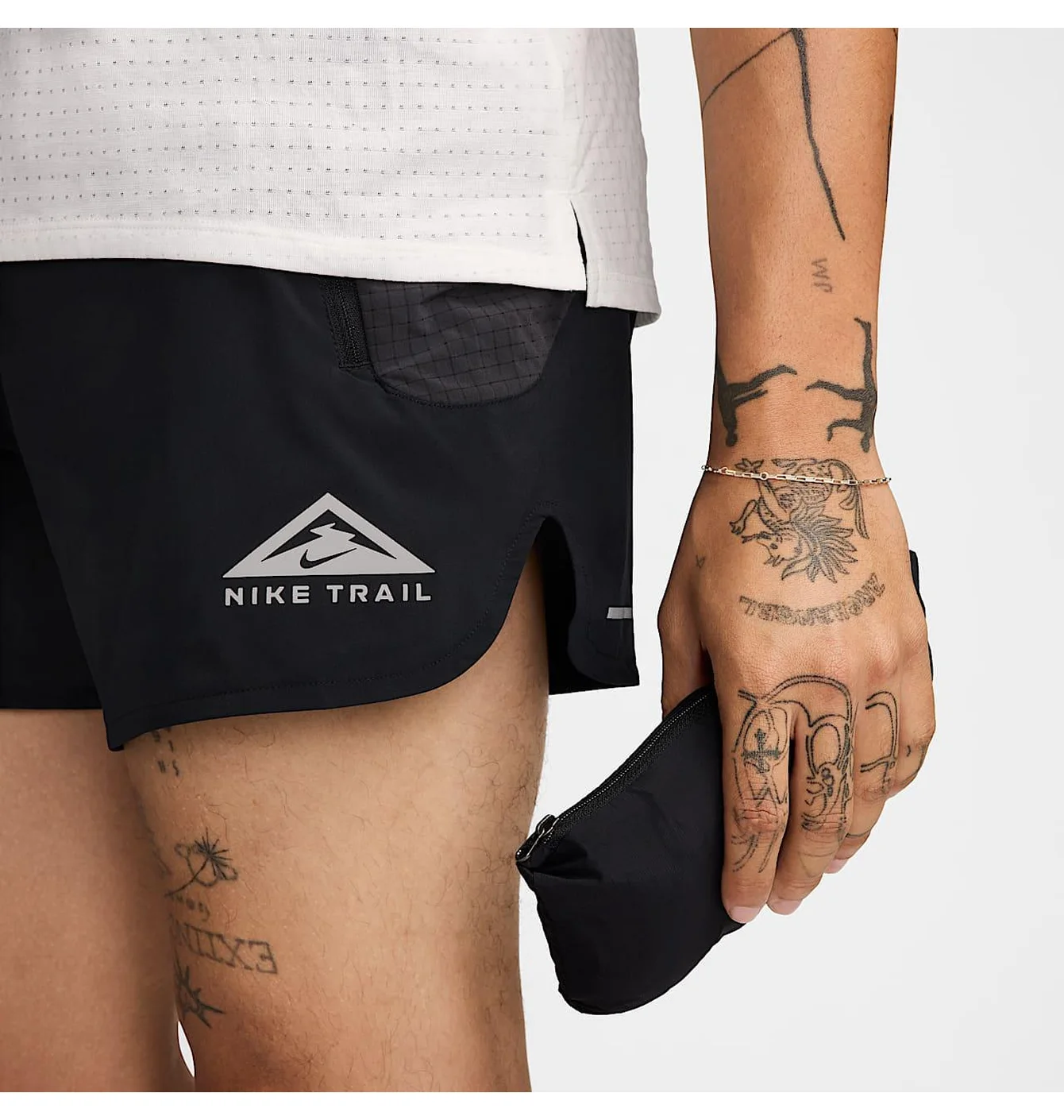 Вітровка чоловіча Nike Trail Aireez Black FN4002-010