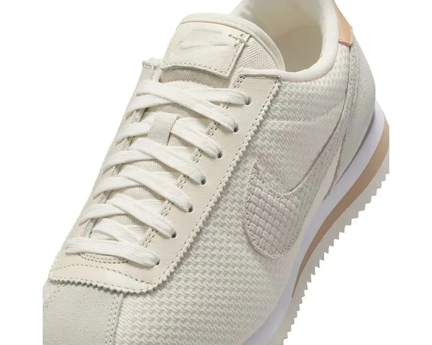 Кросівки жіночі Nike Cortez Pearl White (IB8879-211)