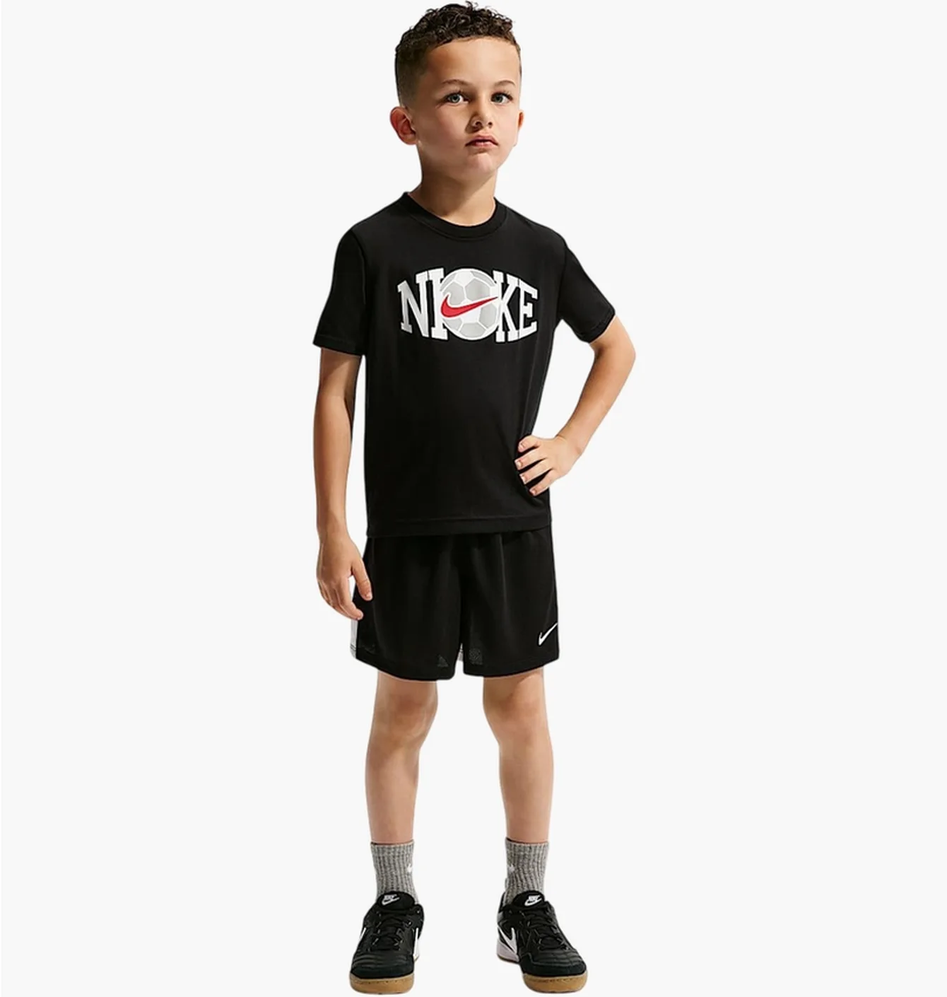 Набір: футболка, труси Nike Little Soccer Graphic And Set Black 86N951-023