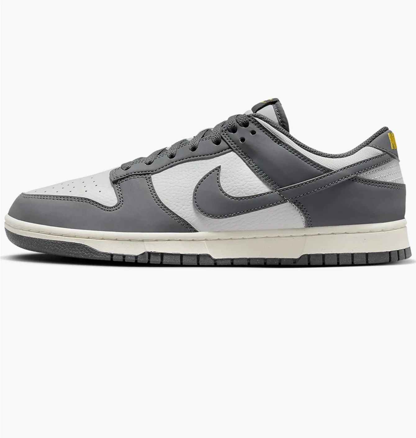 Кросівки чоловічі Nike Dunk Low Next Nature Grey/White FZ4621-001