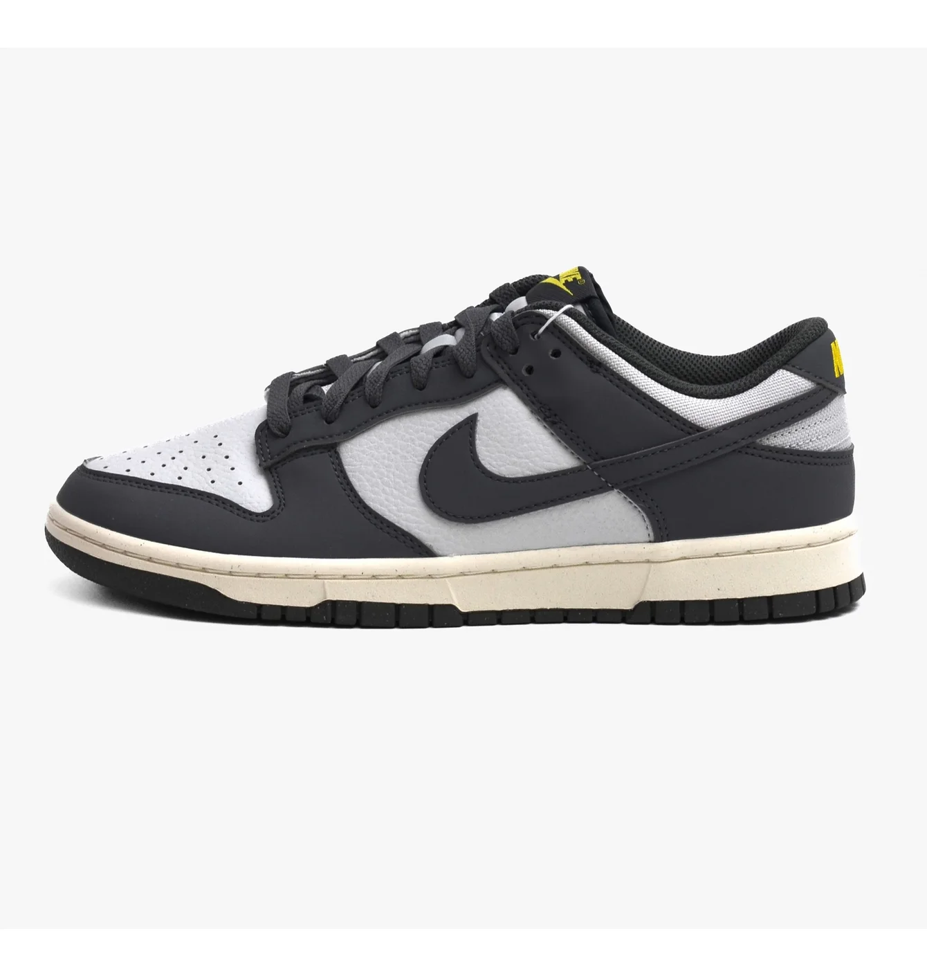 Кросівки чоловічі Nike Dunk Low Next Nature Grey/White FZ4621-001