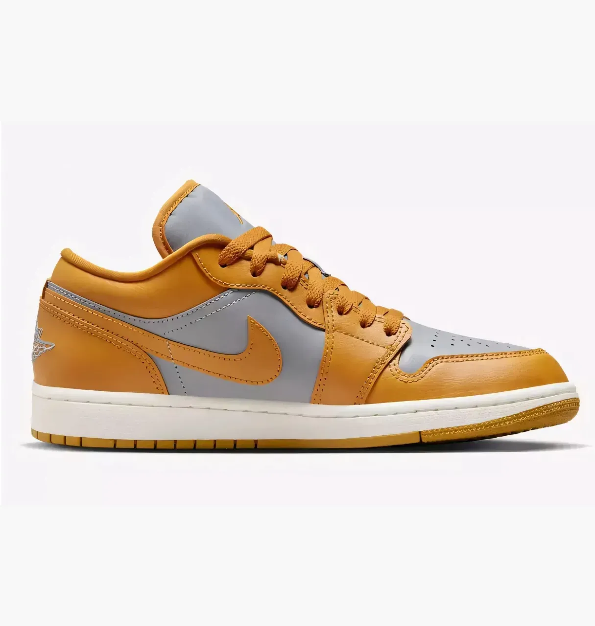 Кросівки жіночі Nike Air Jordan 1 Low (DC0774-040)