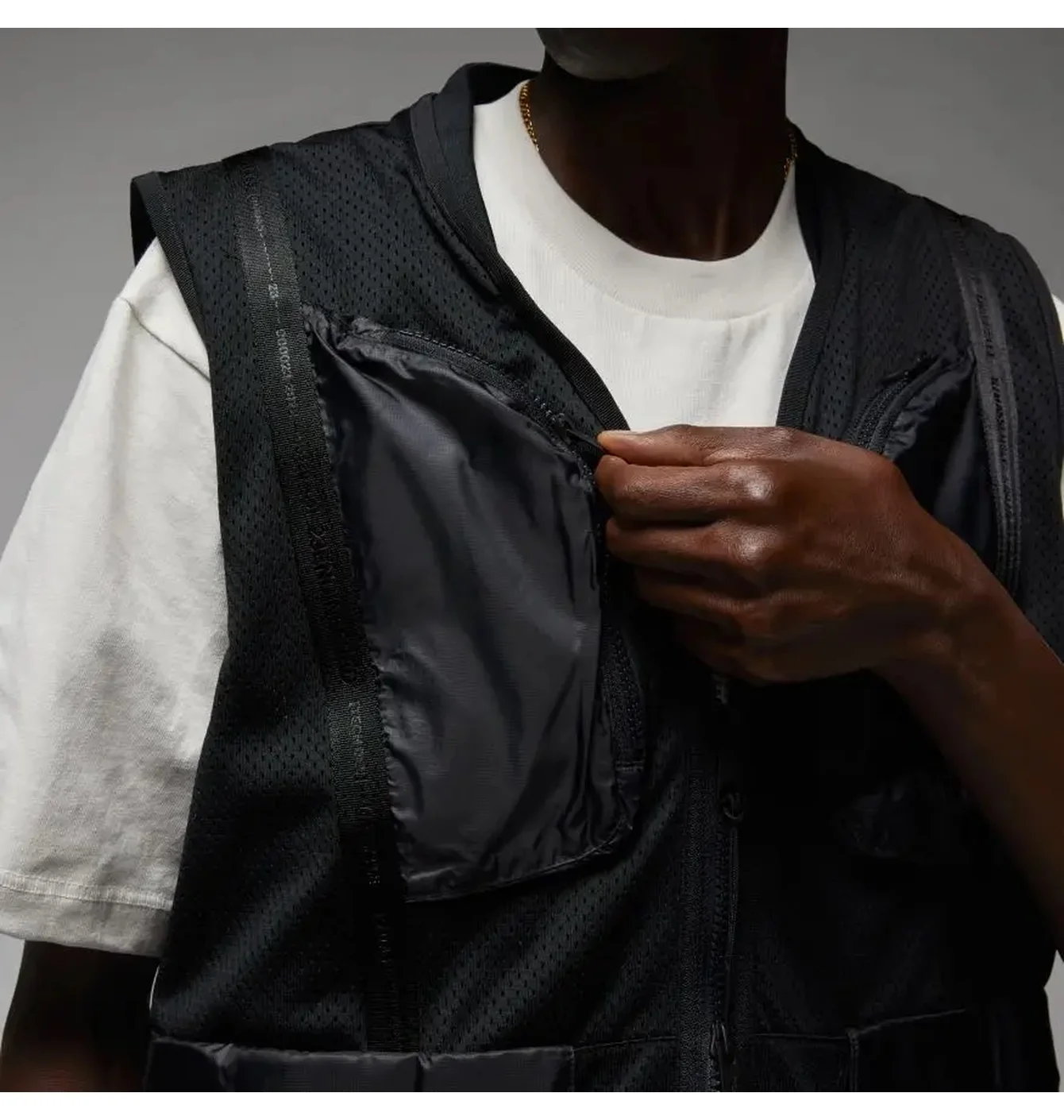Жилетка чоловіча Air Jordan 23 Engineered Vest Black DM1386-010
