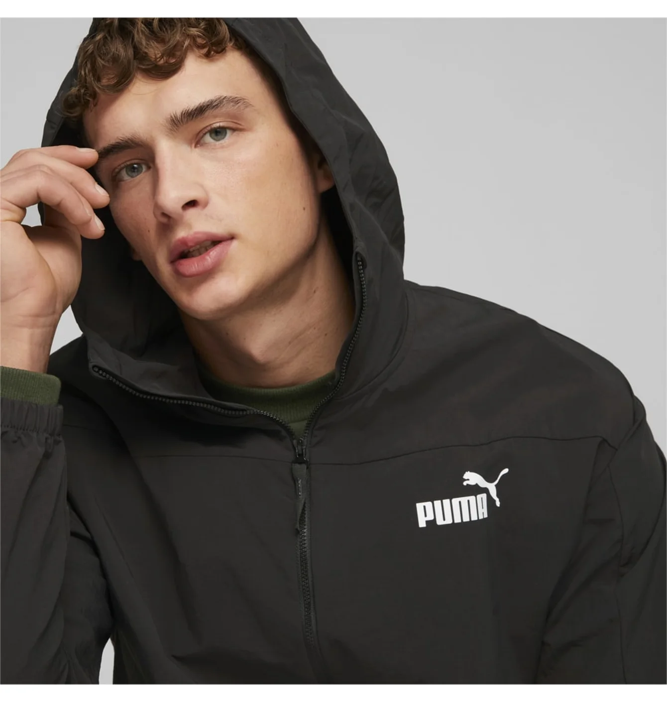 Вітровка чоловіча Puma Hooded Windbreaker Jacket Black 675387-01