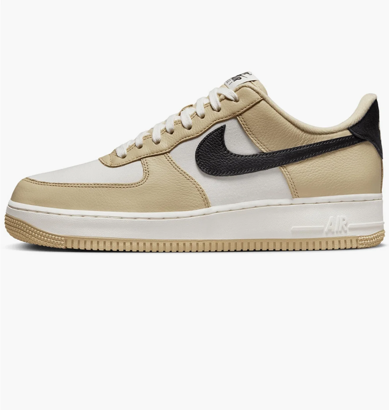Кросівки чоловічі Nike Air Force 1 07 Lx Beige/White DV7186-700