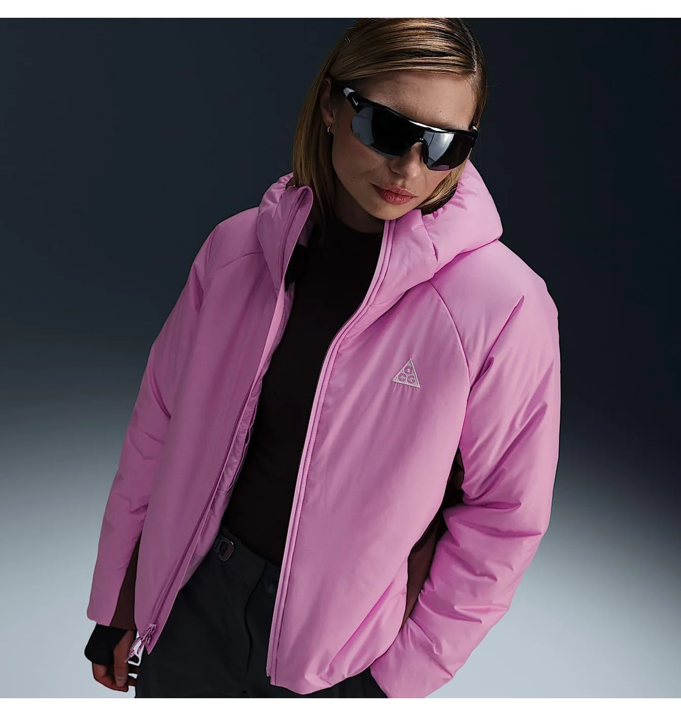 Куртка жіноча Nike Acg Pink FV7335-632
