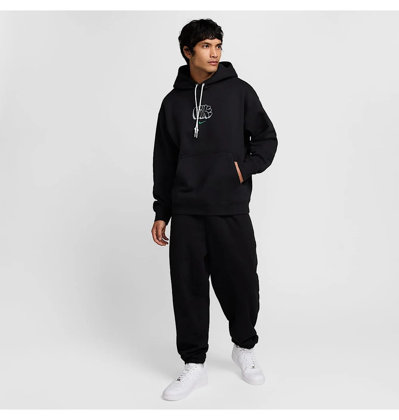 Худі чоловіче Nike Soloswooth Black HQ4181-010