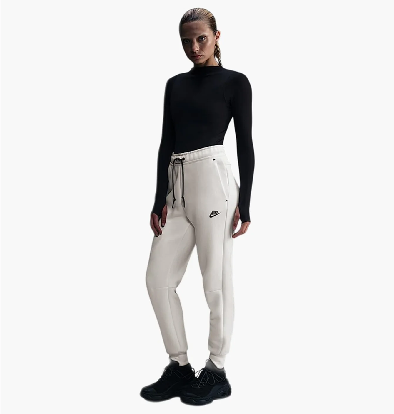 Штани жіночі Nike Sportswear Tech Fleece WomenS Mid- Rise Joggers White HV6779-110