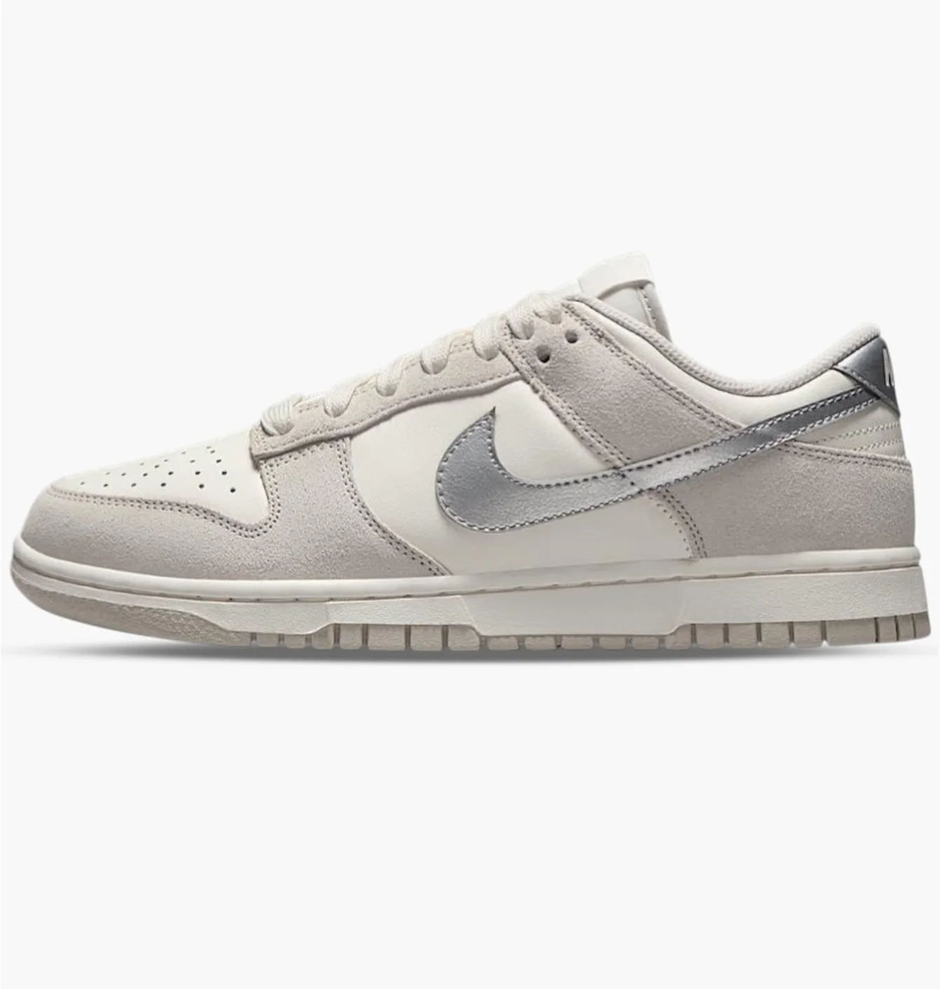 Кросівки жіночі Nike Wmns Nike Dunk Low White/Grey II7651-133