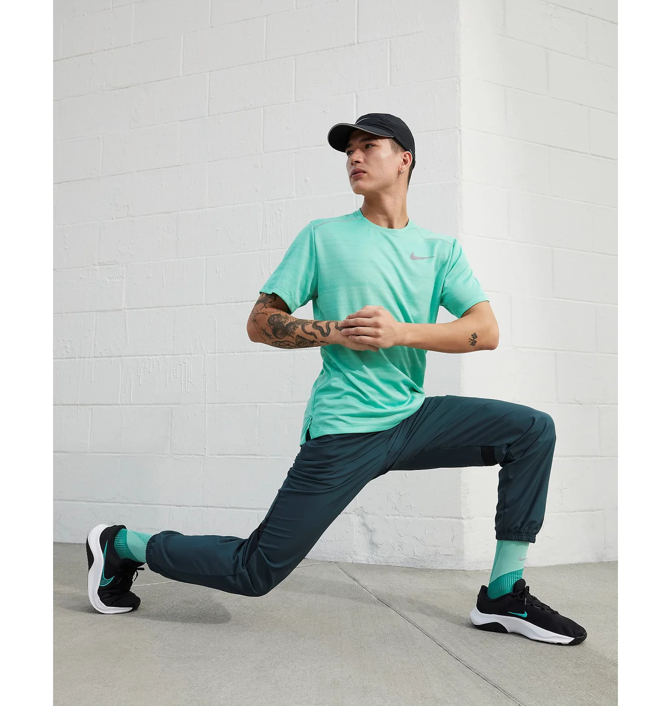 Кросівки чоловічі Nike Legend Essential 3 Nn Black DM1120-009