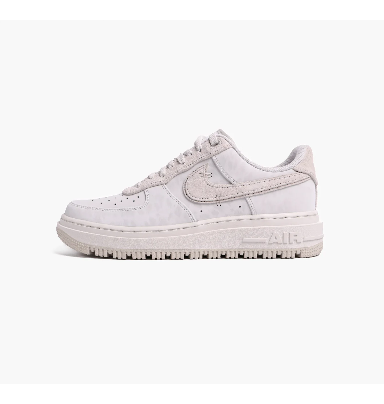 Кросівки чоловічі Nike Air Force 1 Low Luxe Summit DD9605-100