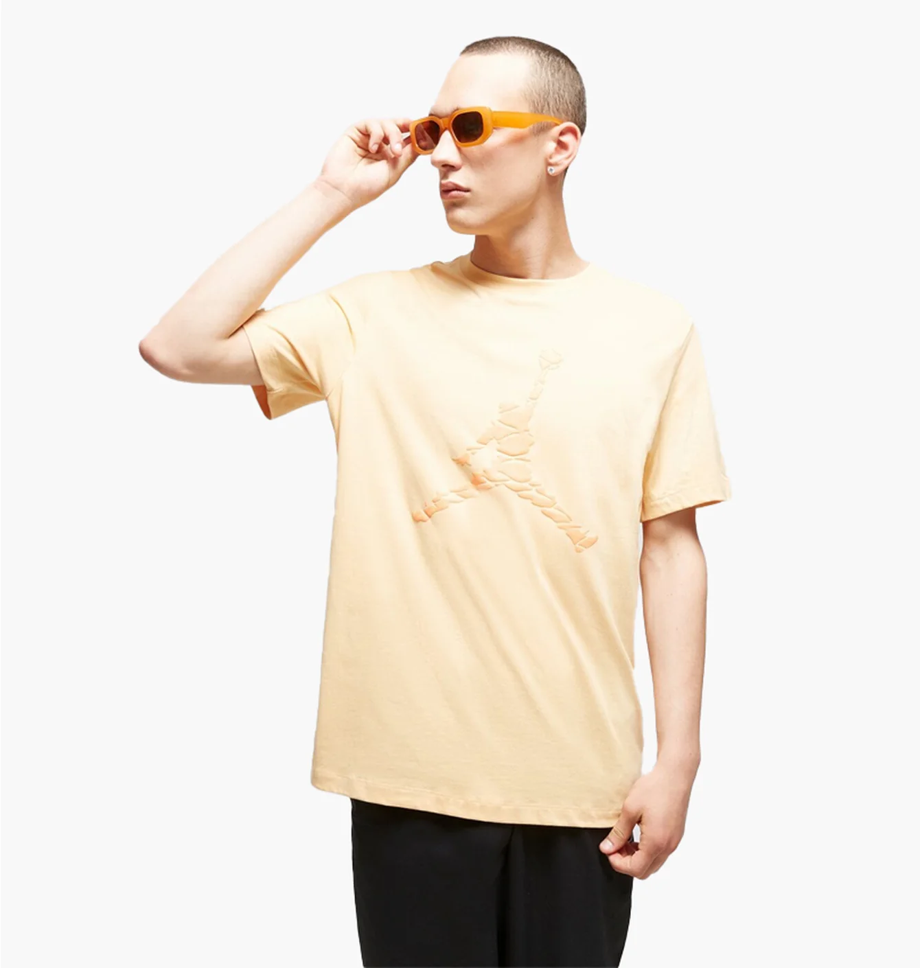 Футболка чоловіча Air Jordan Ess Ss Crew 3 Yellow DX9581-251