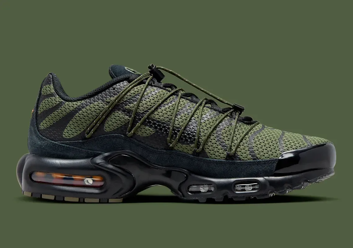 Кросівки чоловічі Nike Air Max Plus Toggle (FJ4232-200)