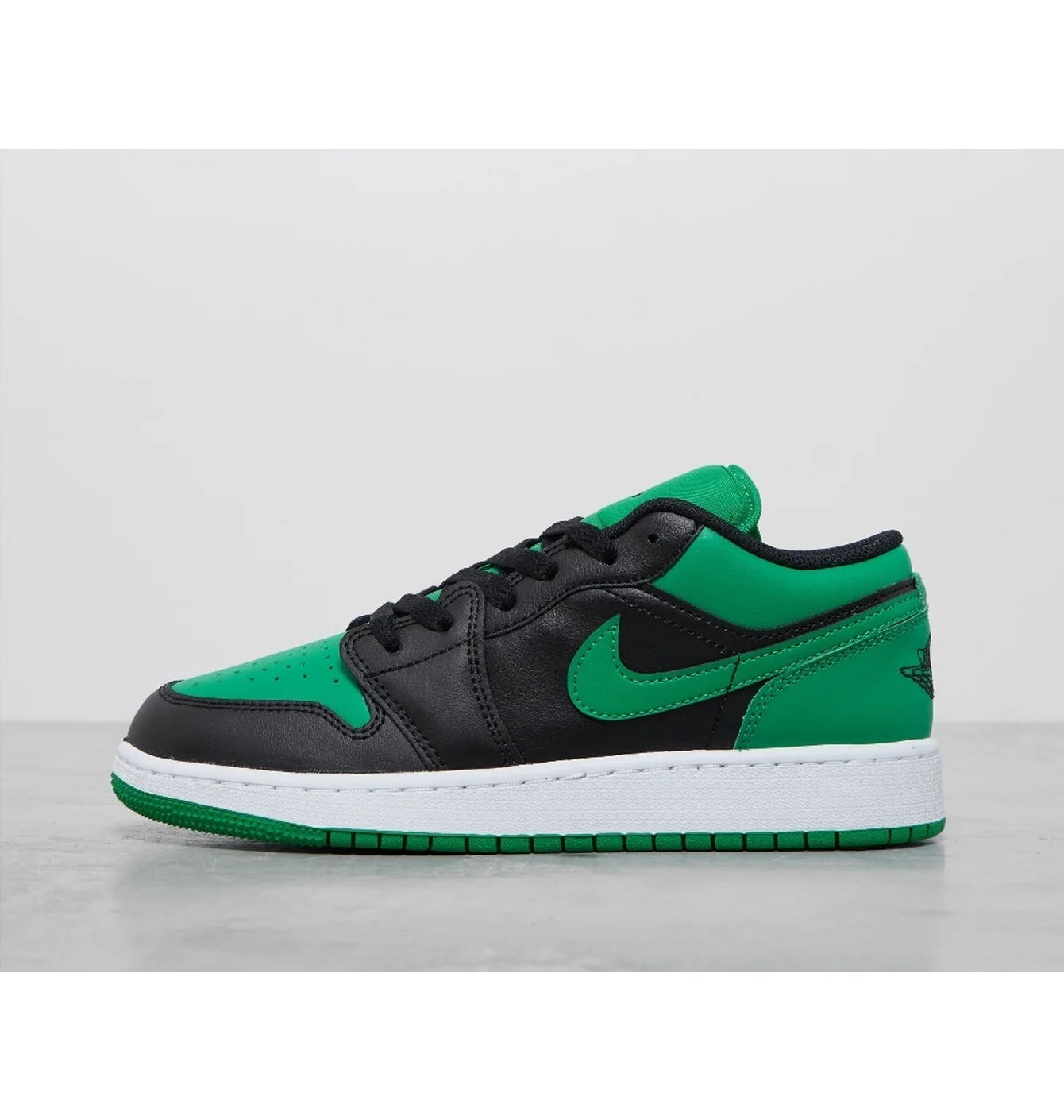 Кросівки дитячі Air Jordan Air 1 Low Junior Black/Green 553560-065