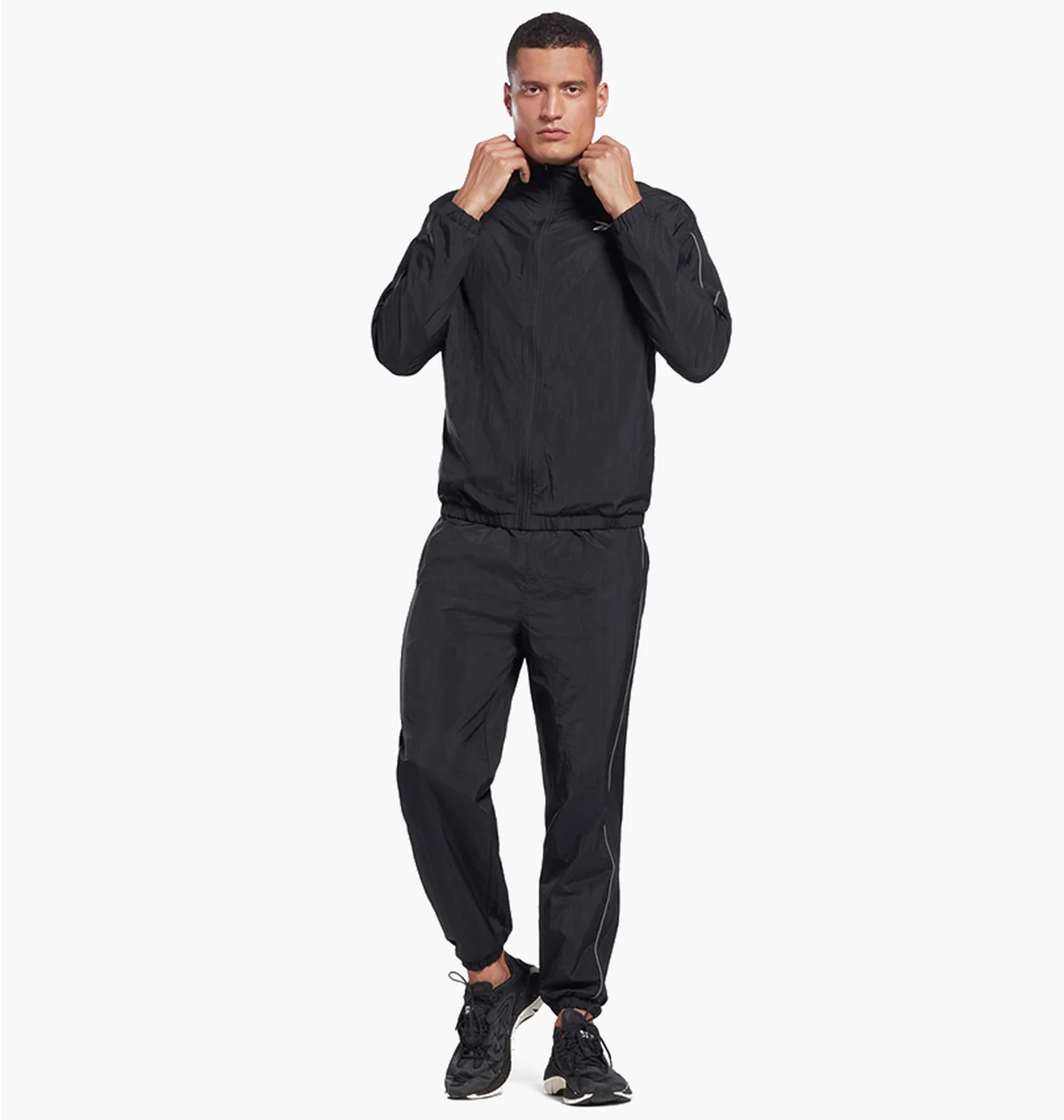 Спортивний костюм чоловічий Reebok Wor Tracksuit Black H46636