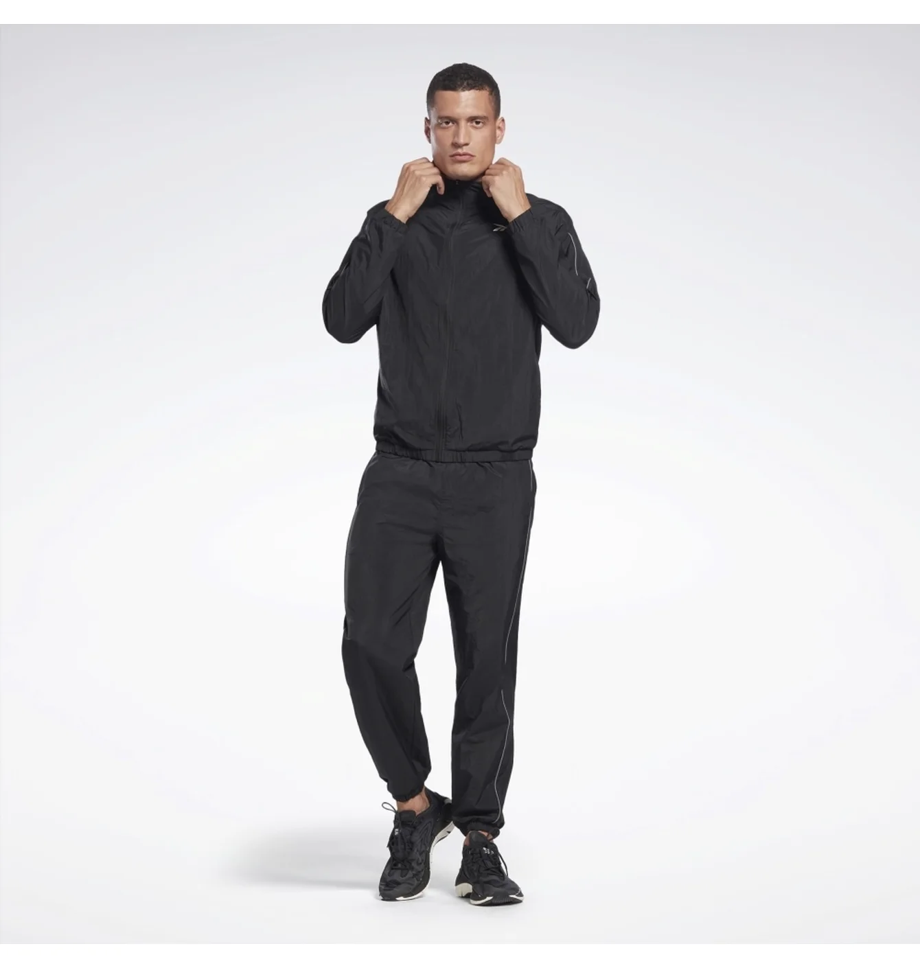 Спортивний костюм чоловічий Reebok Wor Tracksuit Black H46636