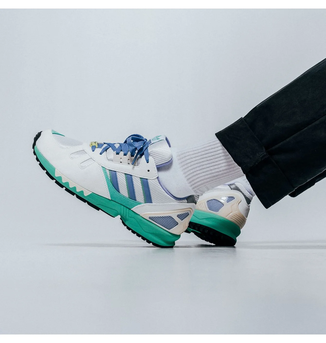Кросівки унісекс Adidas Zx 7000 G Running White FU8404