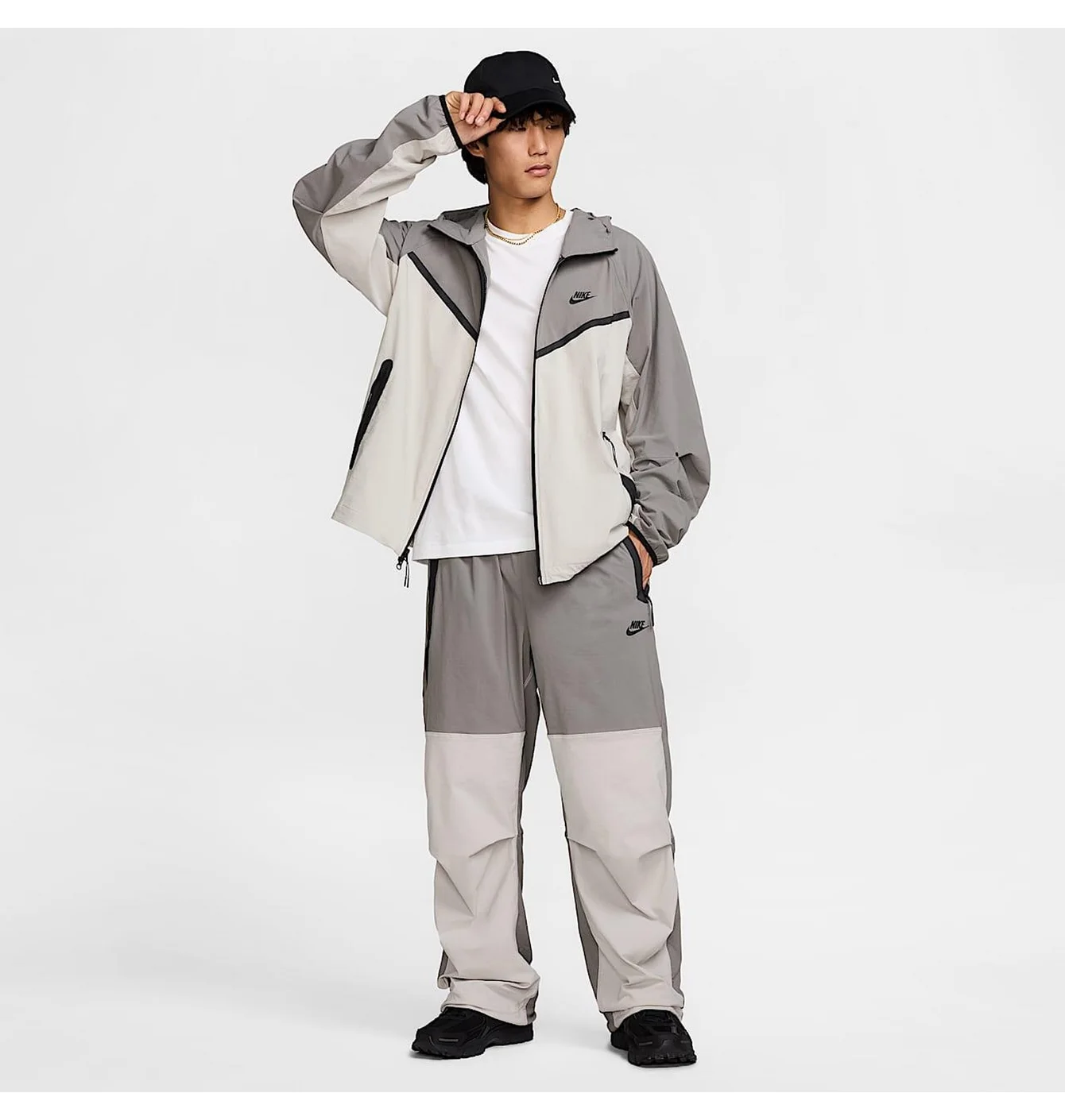 Штани чоловічі Nike Tech Woven Grey HM7158-014