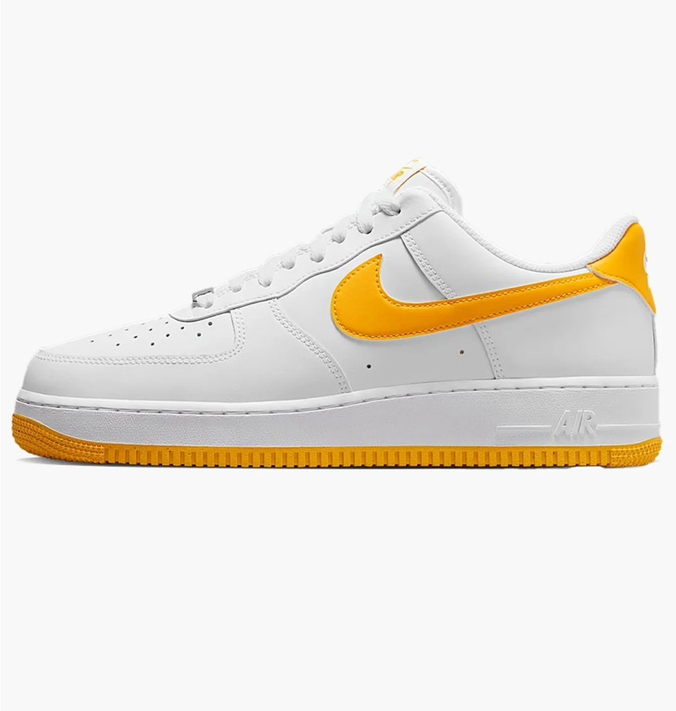 Кросівки чоловічі Nike Air Force 1 07 White FJ4146-105