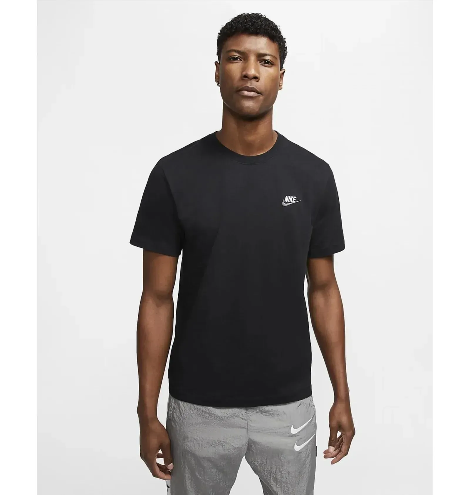 Футболка чоловіча Nike Sportswear Club (AR4997-014)