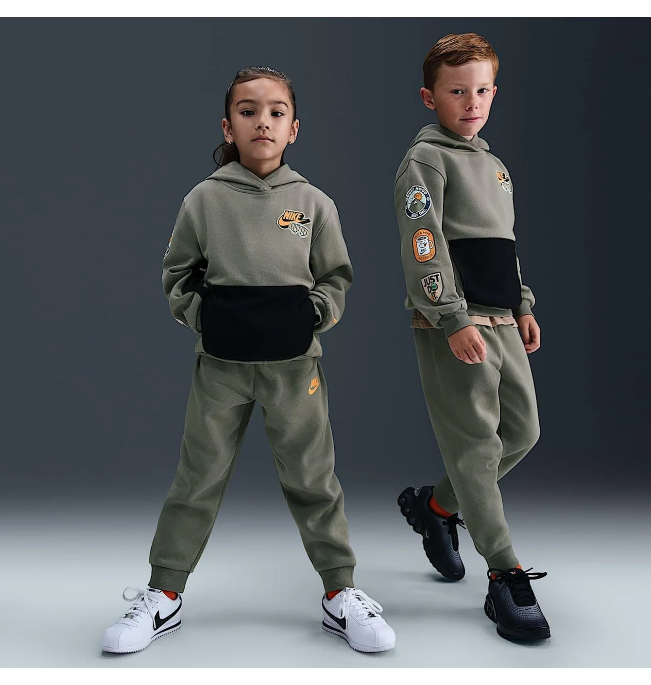 Спортивний костюм дитячий Nike Fleece Pullover Set Olive 86N496-E1S