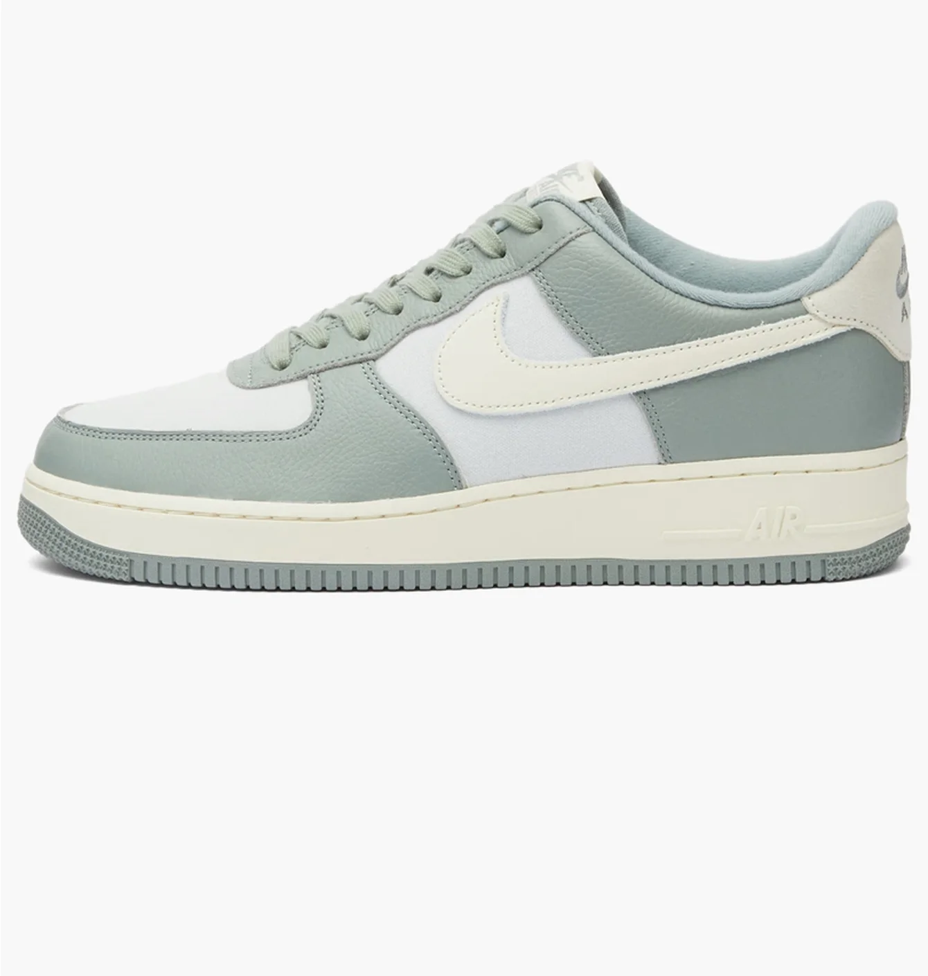 Кросівки чоловічі Nike Air Force 1 07 Lx Grey/White DV7186-300