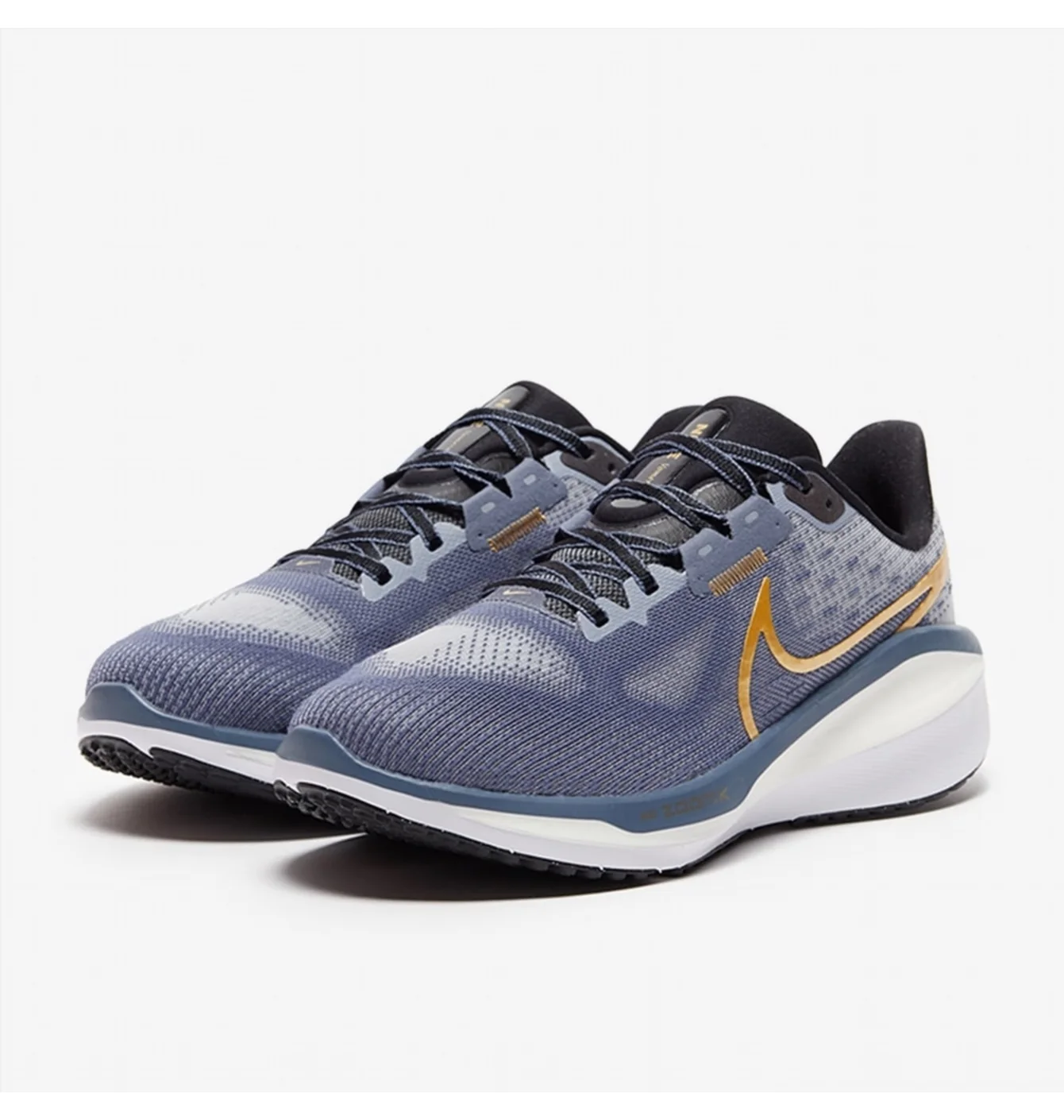 W NIKE AIR ZOOM VOMERO 17
