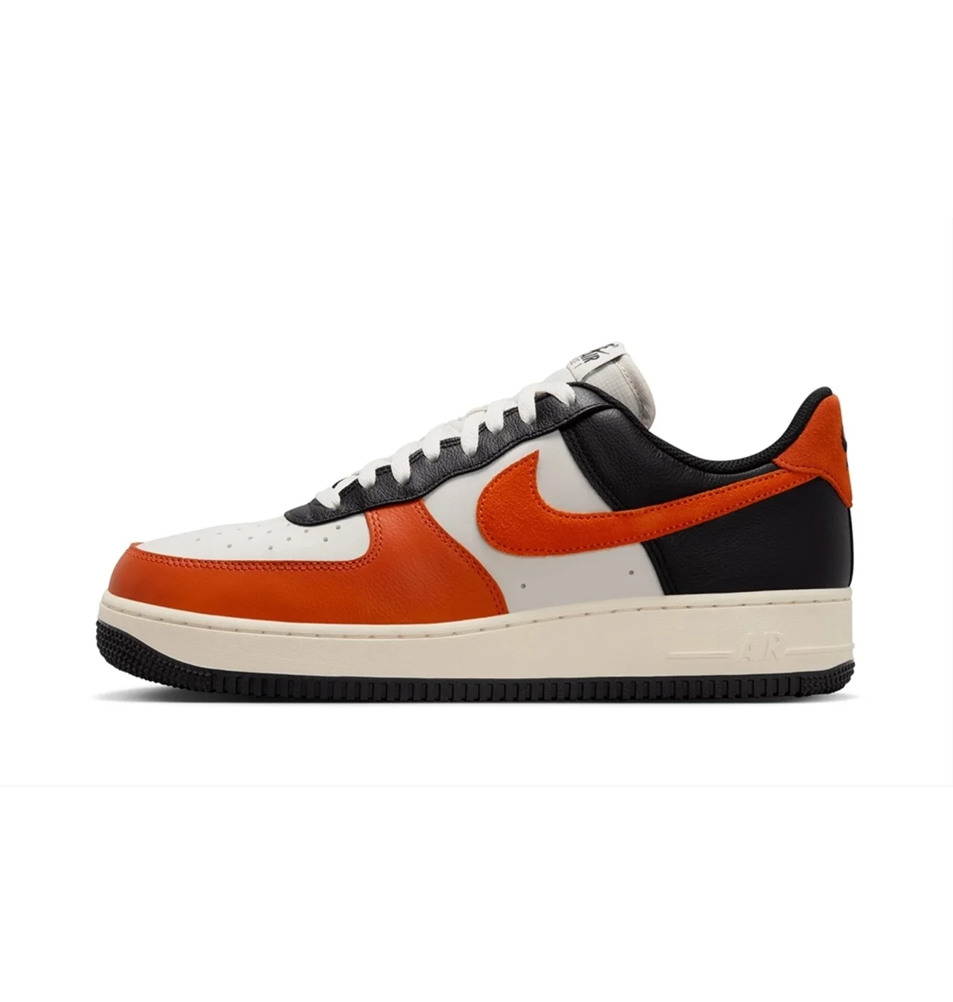 Nike Air Force 1 '07 LV8
