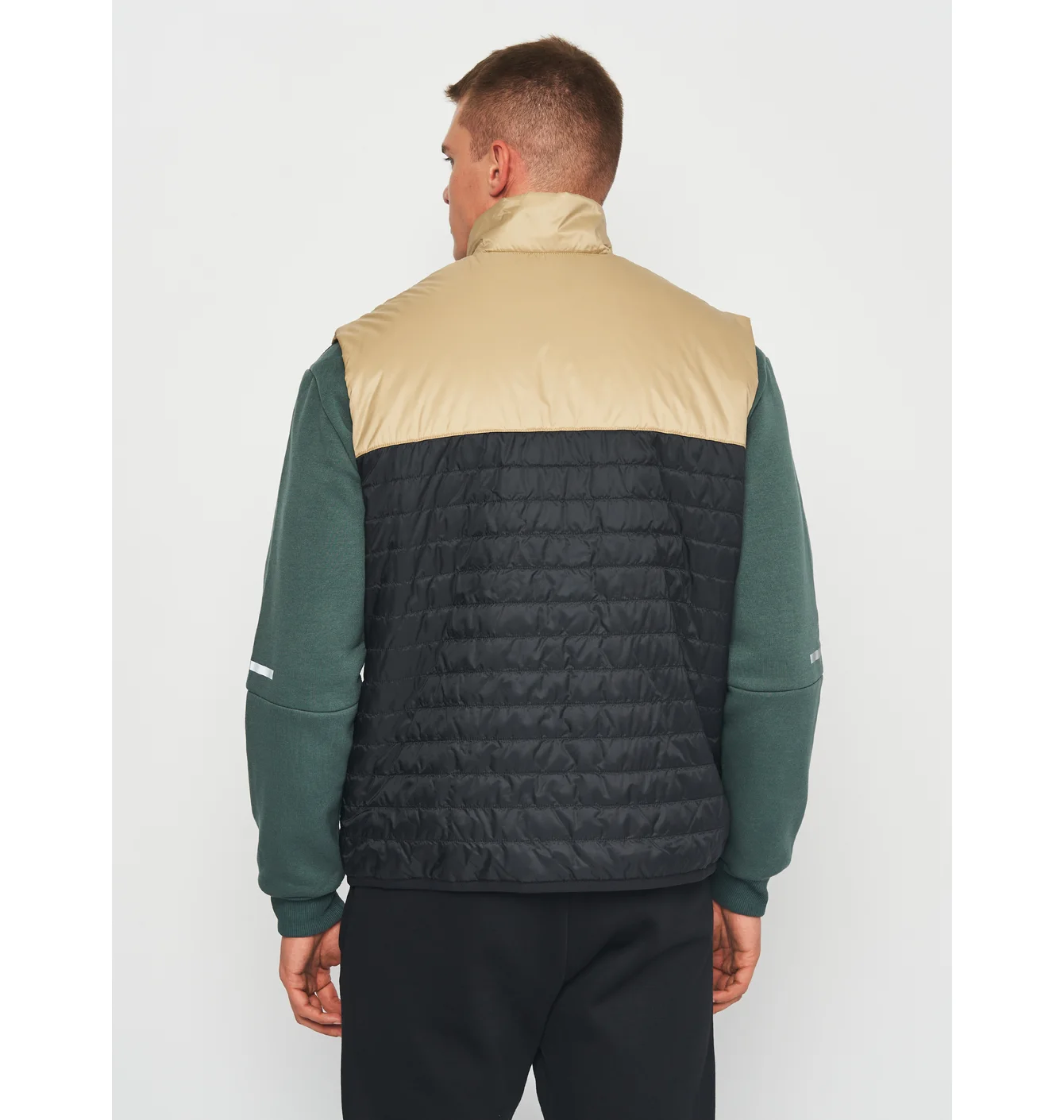 Жилетка чоловіча Nike Tf Wr Midweight Vest Black FB8201-010