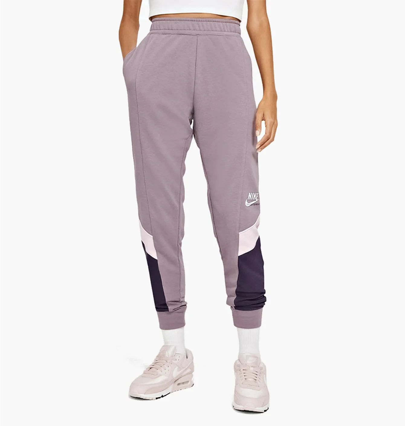 NIKE SPORTSWEAR HERITAGE