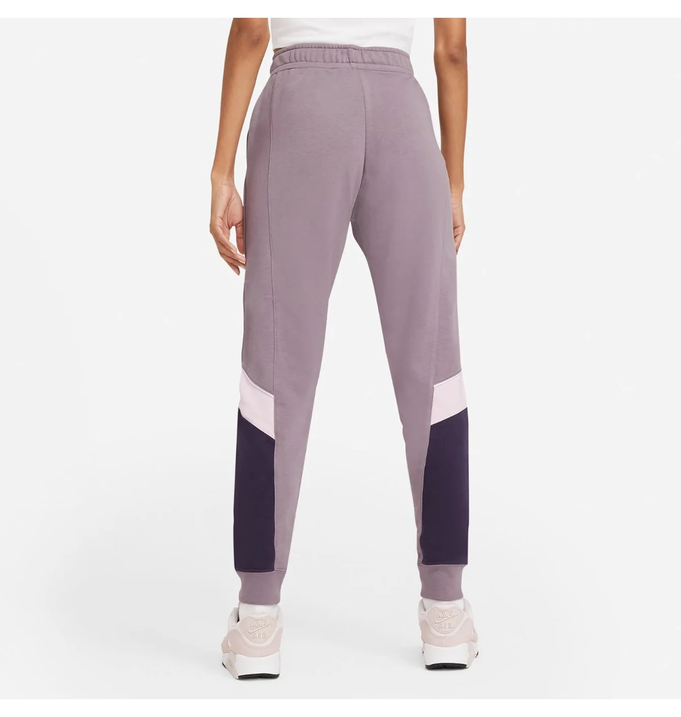 NIKE SPORTSWEAR HERITAGE