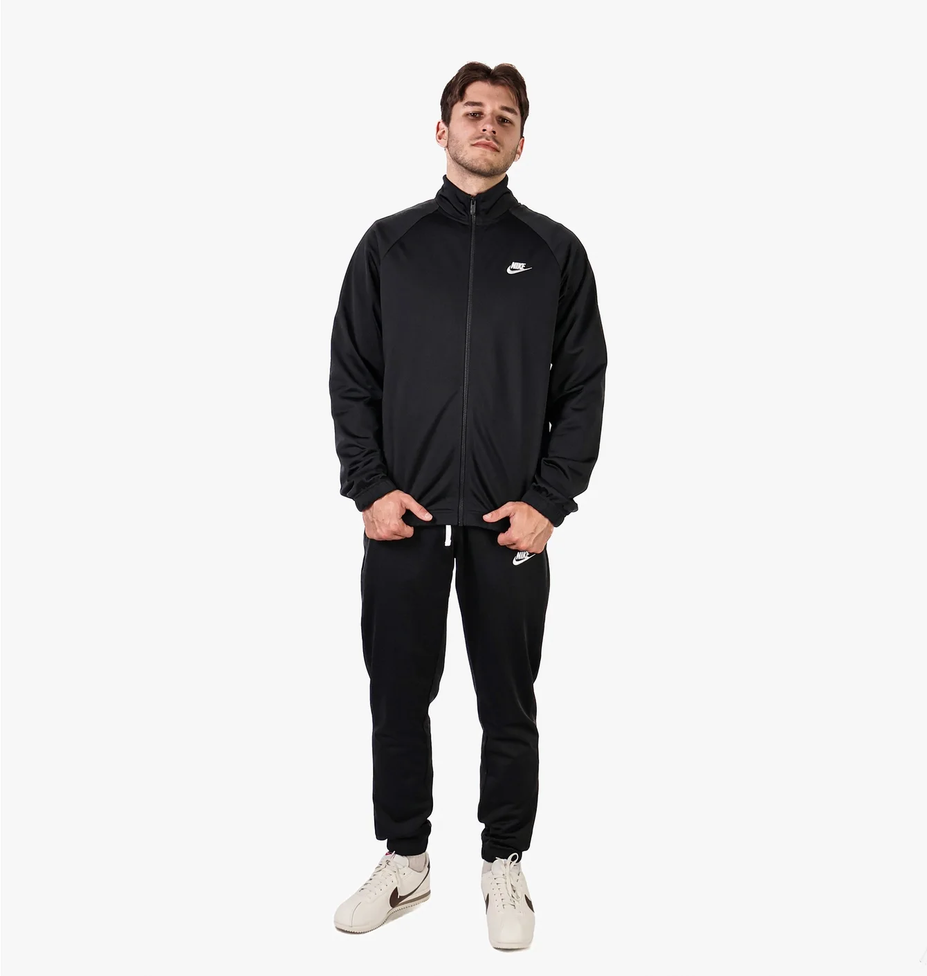 Спортивний костюм чоловічий Nike Poliestrowej Club Black FB7351-010