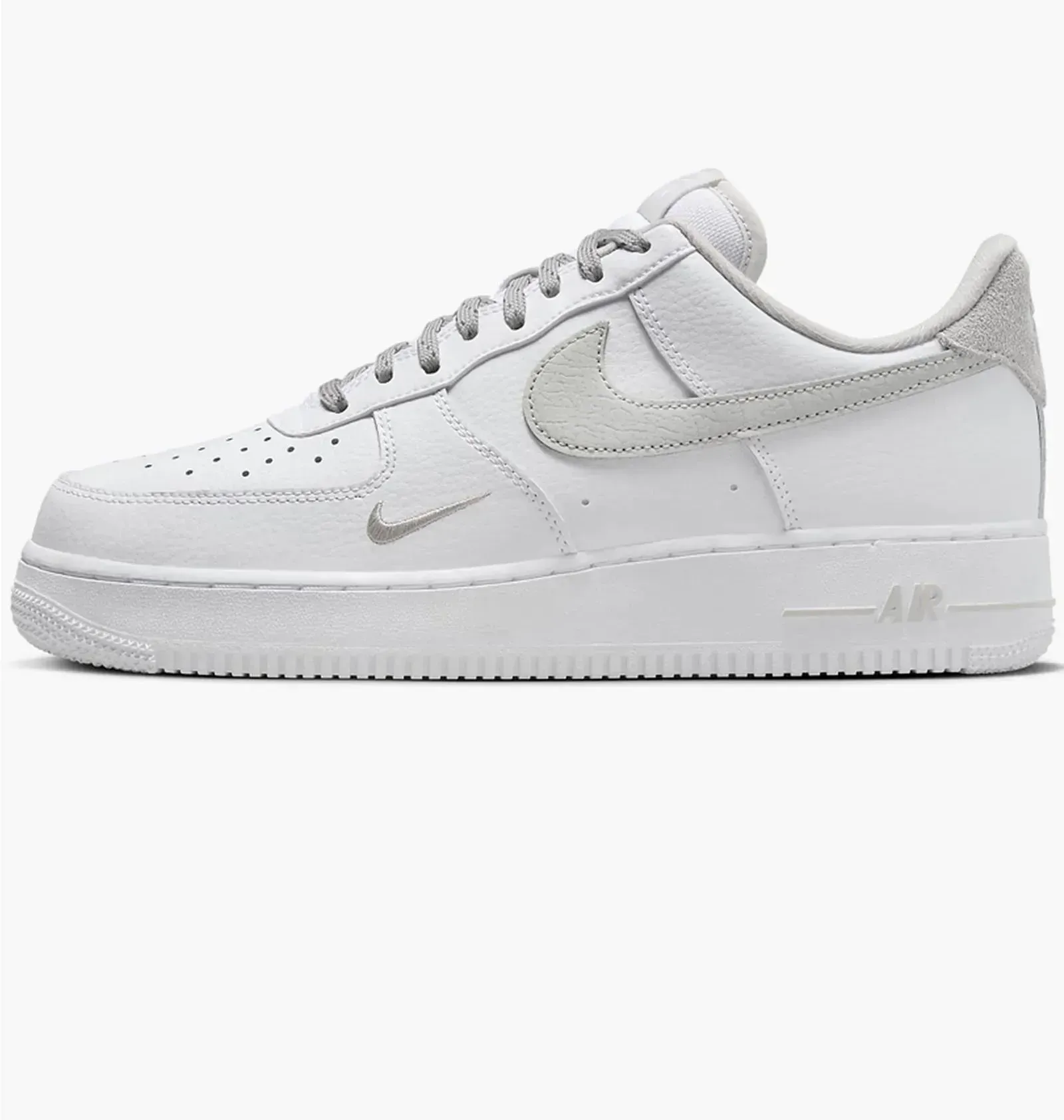 Кросівки чоловічі Nike Air Force 1 07 (FV0388-100)