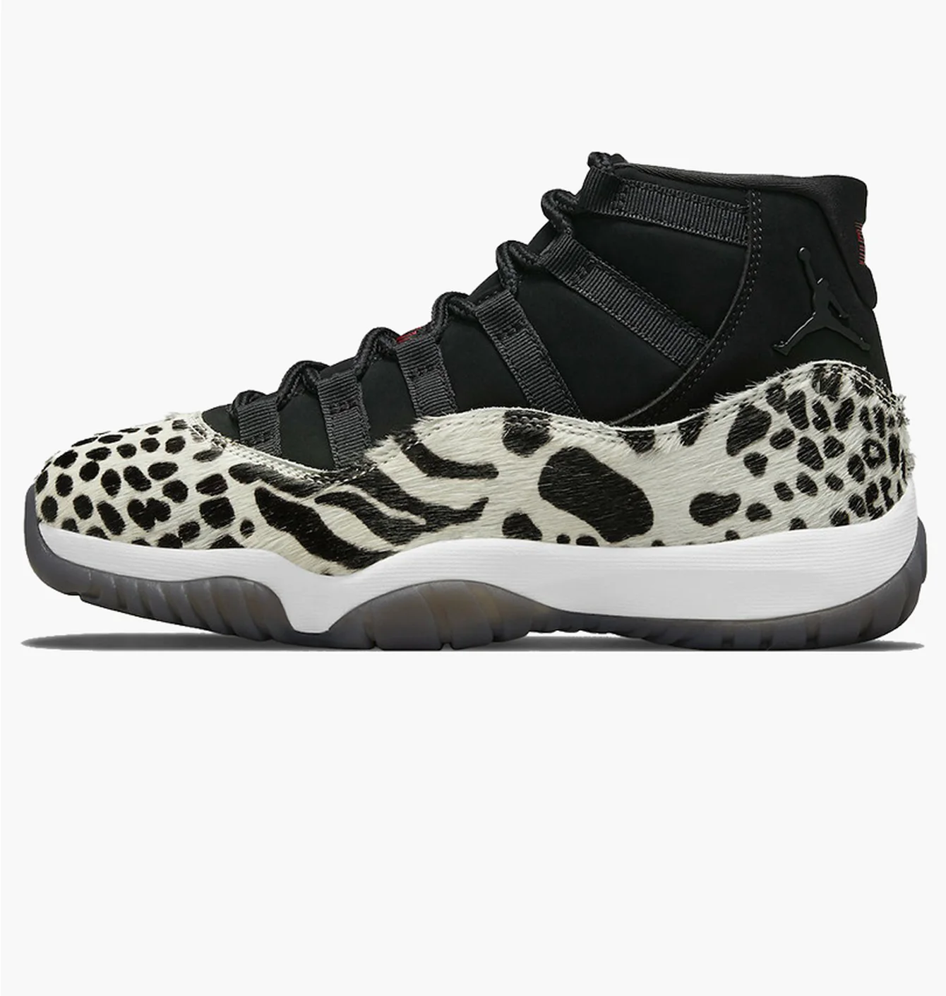 Кросівки жіночі Air Jordan 11 Retro Black/White AR0715-010