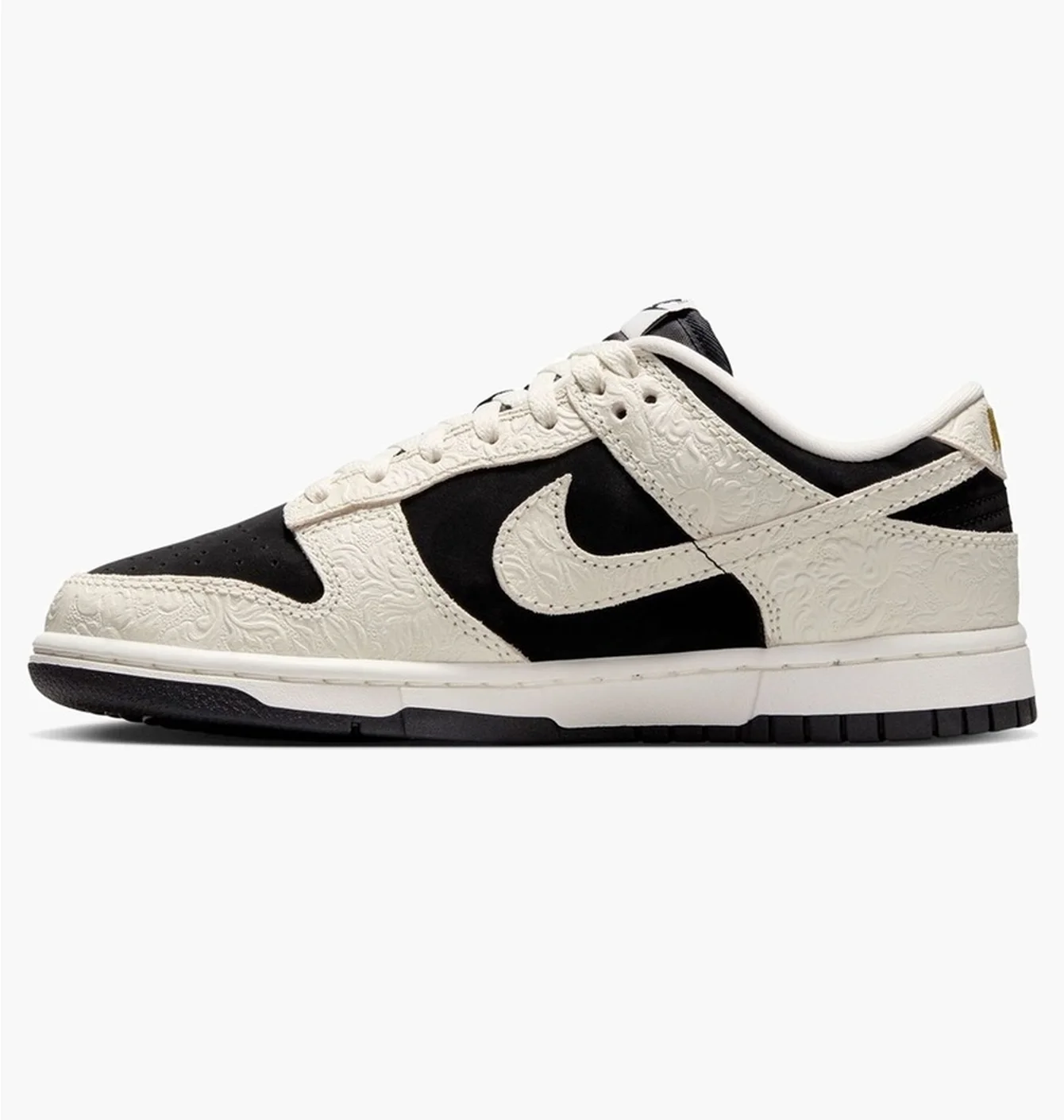 Кросівки жіночі Nike Dunk Low WomenS Shoes Black IF3944-001