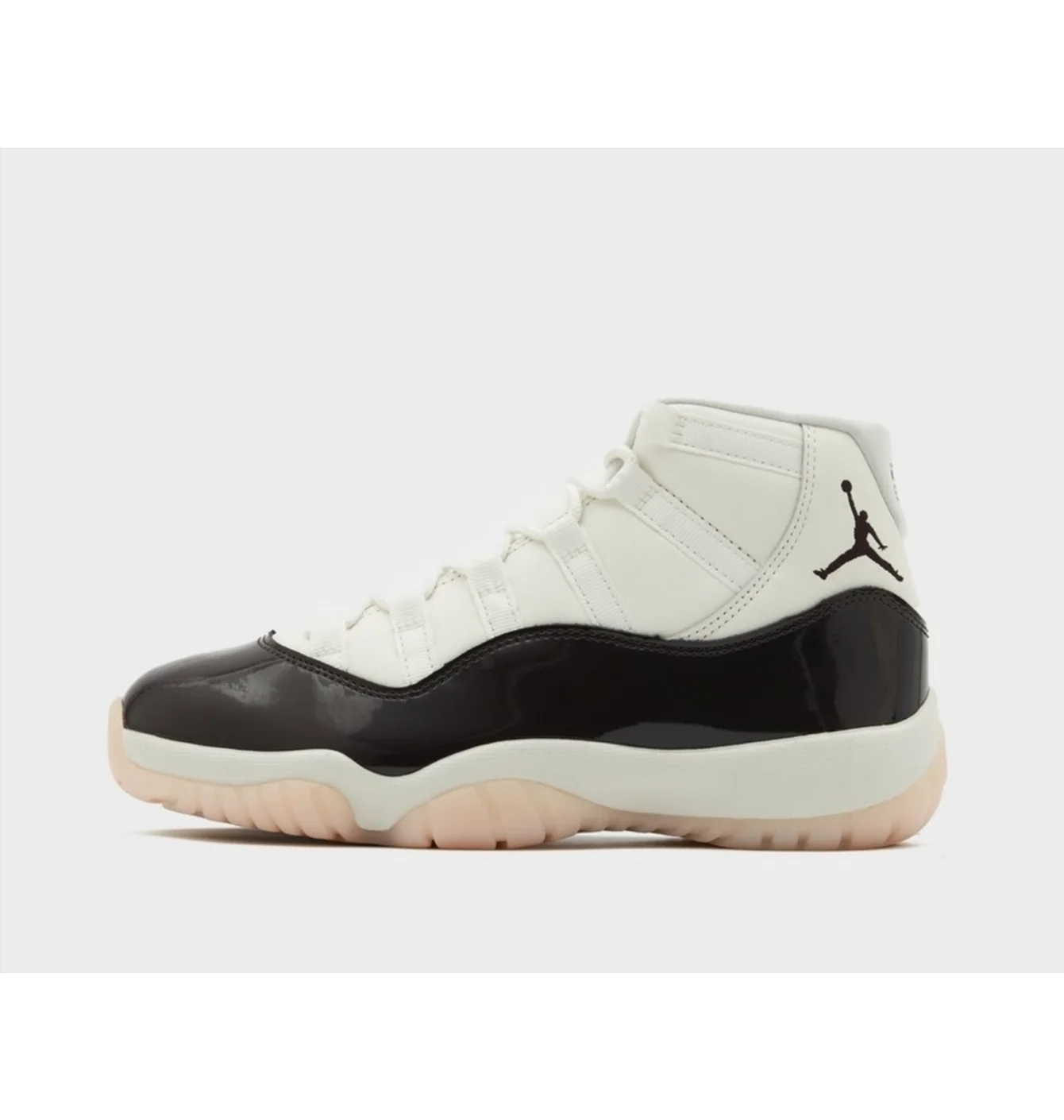 Кросівки жіночі Air Jordan Air 11 Retro White/Black AR0715-101